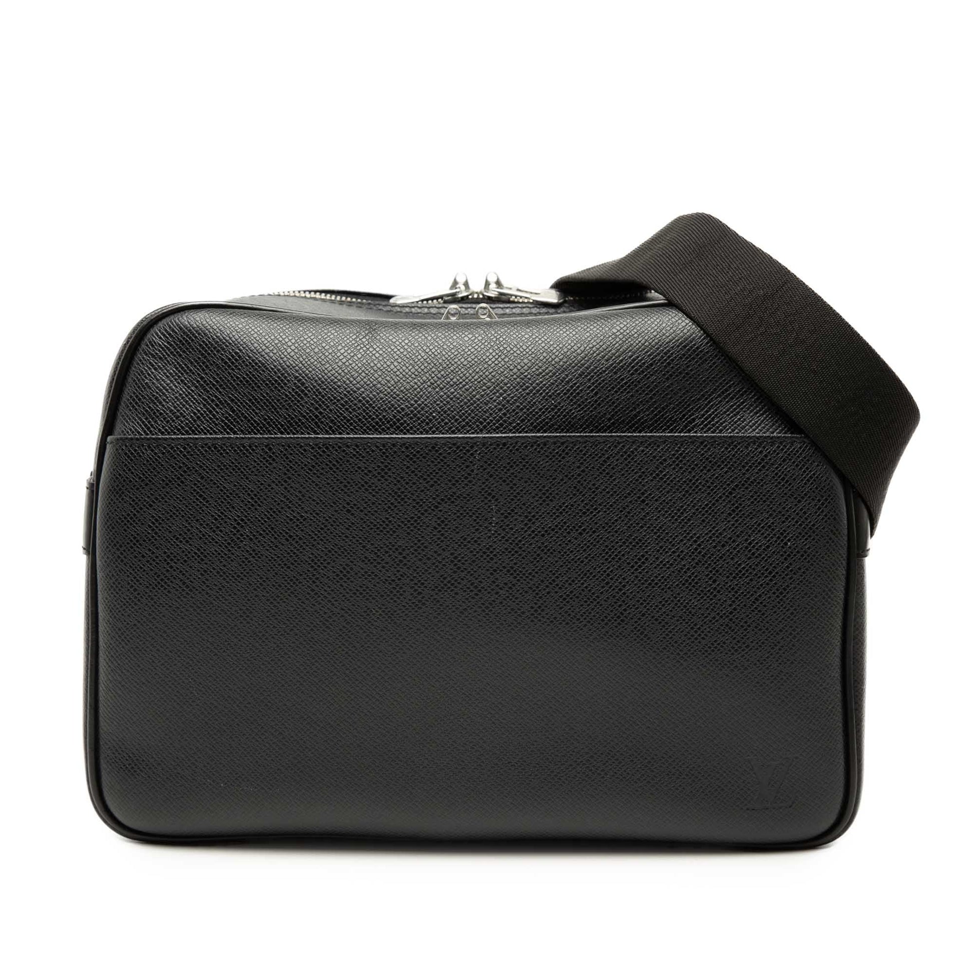 Louis Vuitton Taiga Reporter PM