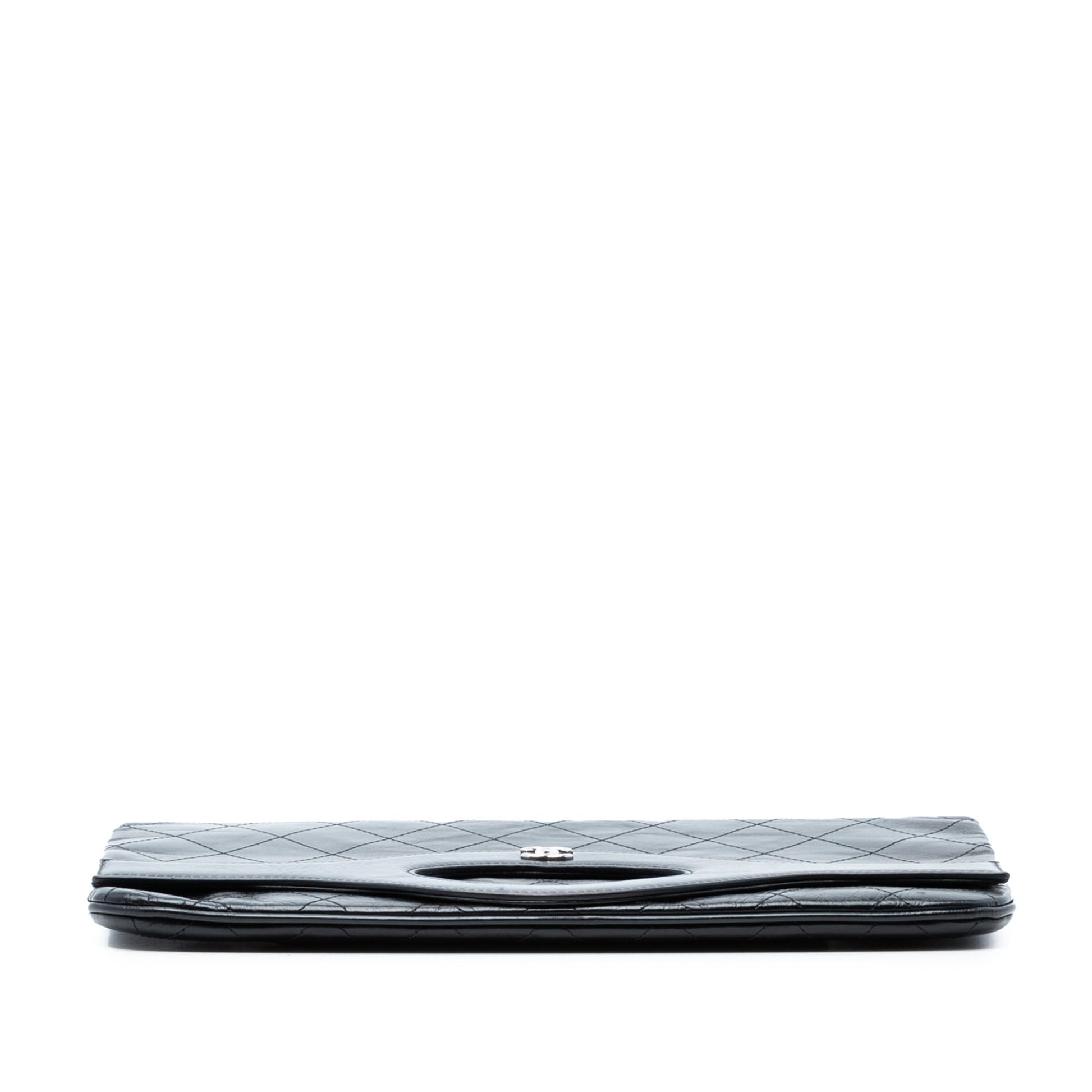 Large Shiny Crumpled Calfskin 31 Clutch