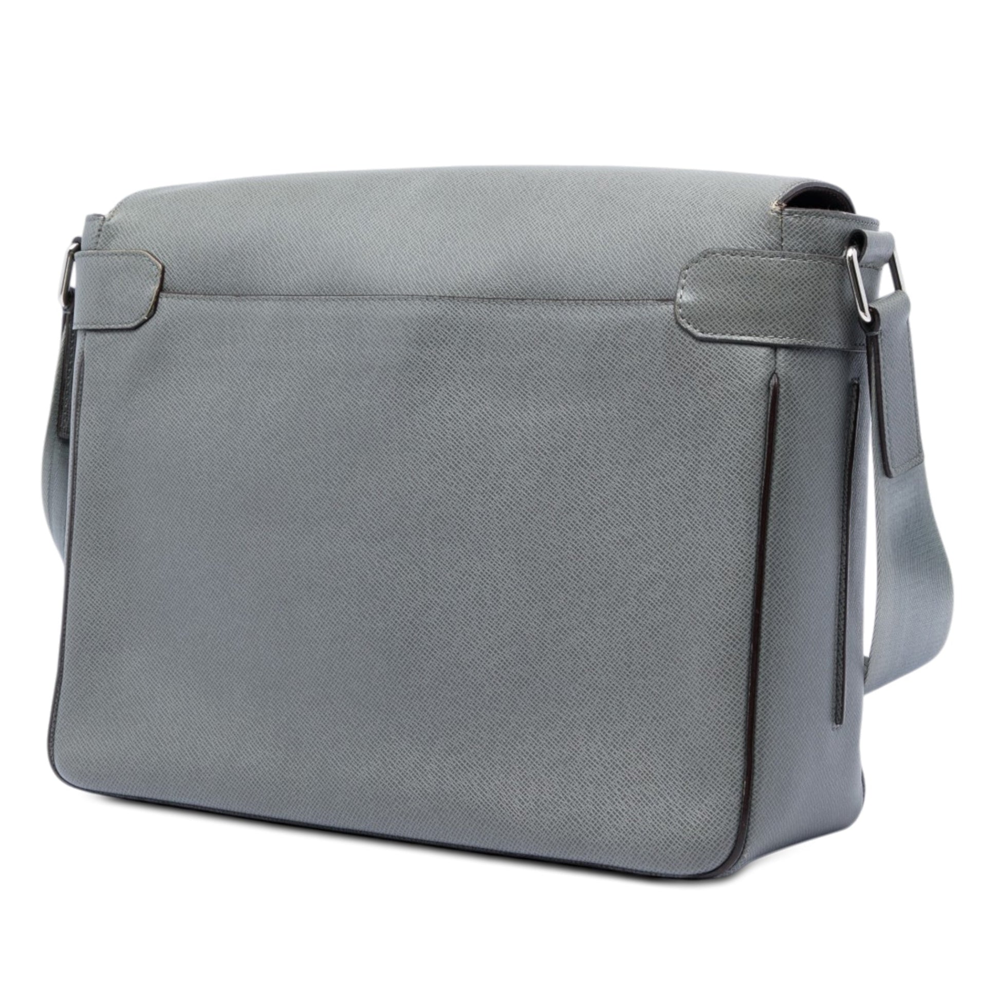 Louis Vuitton Taiga Roman GM