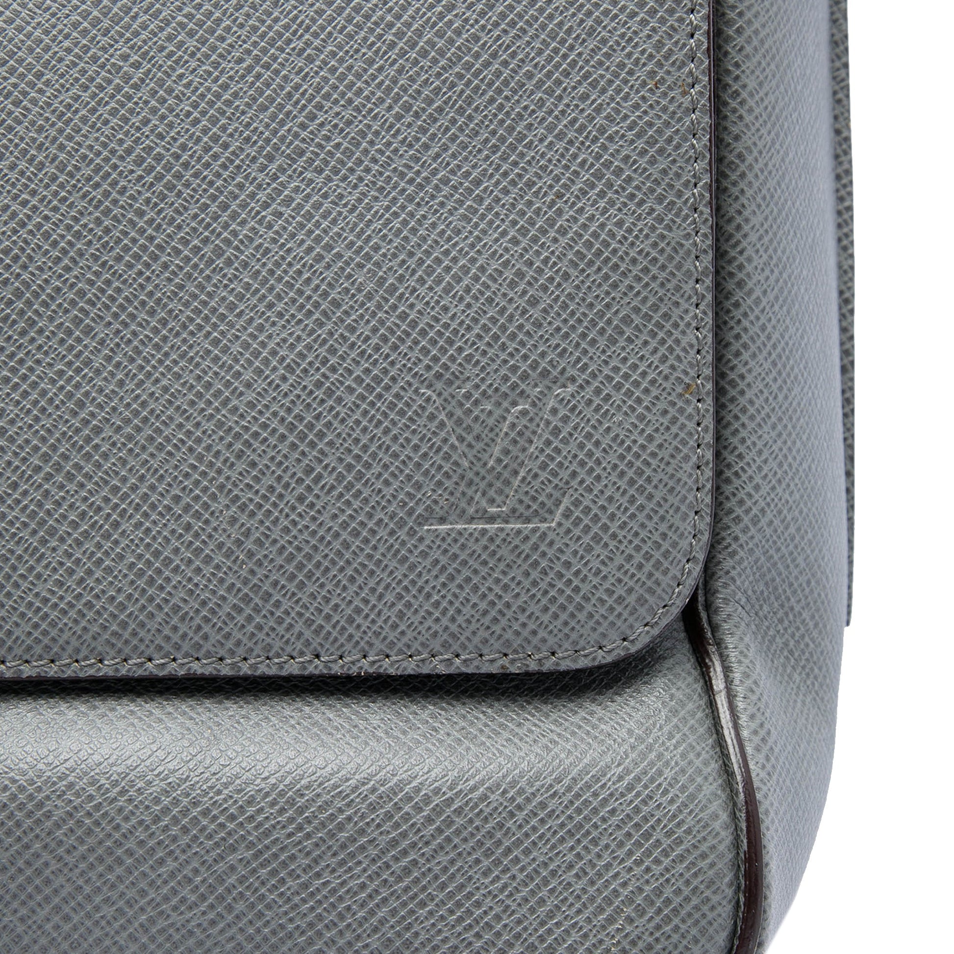 Louis Vuitton Taiga Roman GM