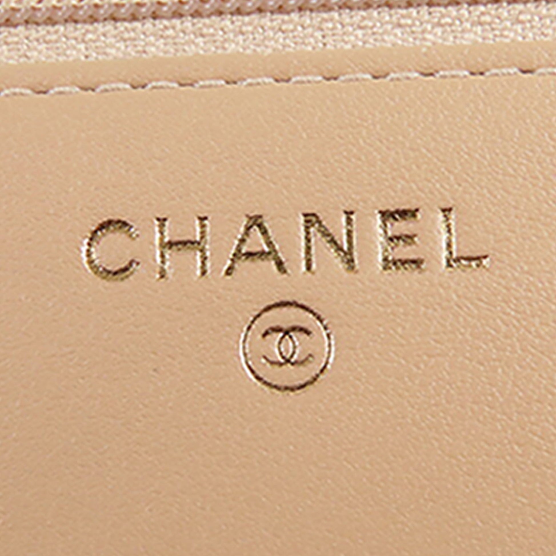 Chanel Caviar CC Filigree Wallet On Chain