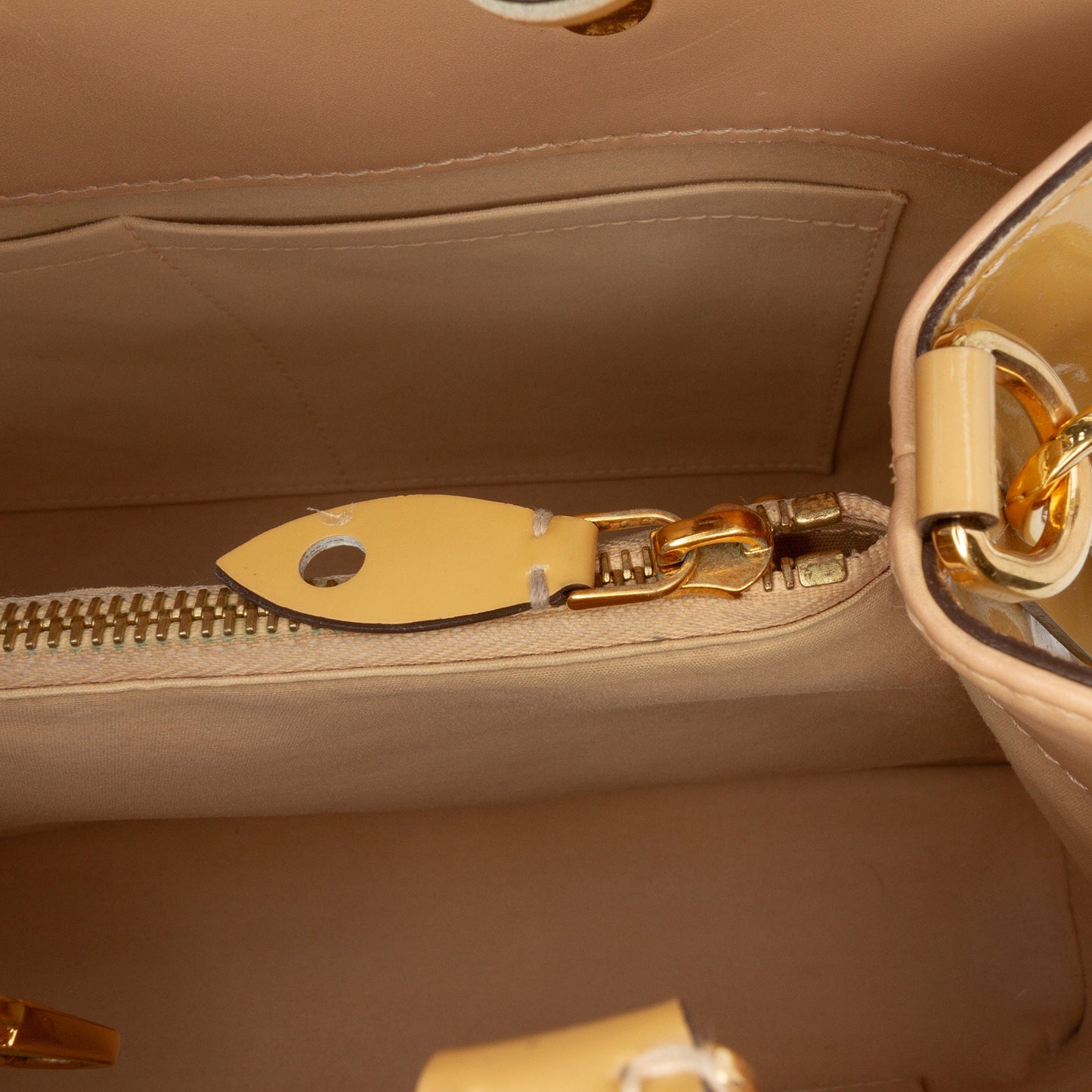 Louis Vuitton Monogram Vernis Montaigne MM
