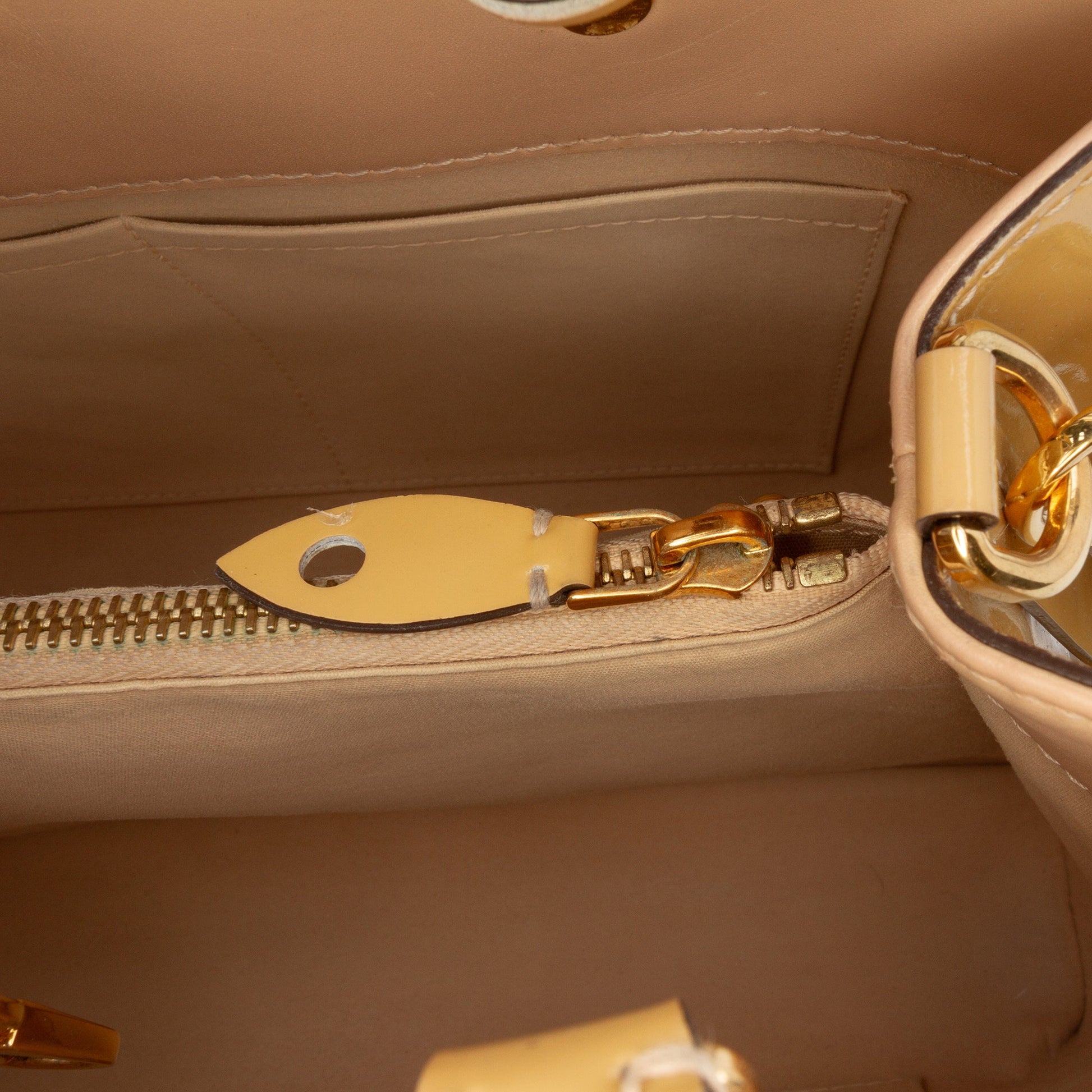 Louis Vuitton Monogram Vernis Montaigne MM
