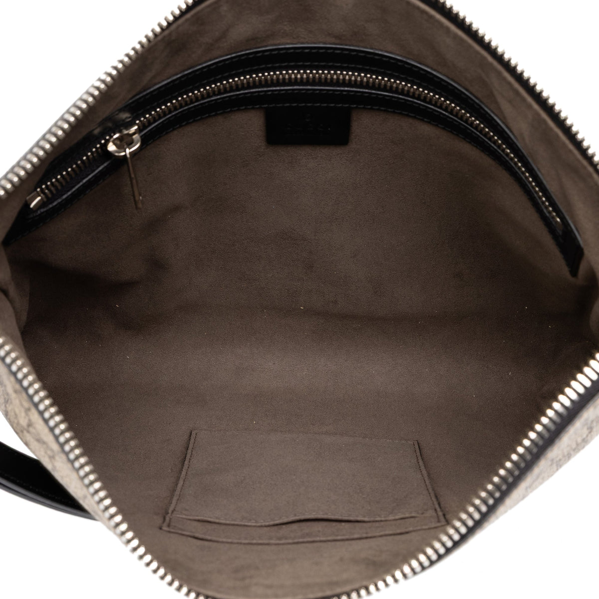 Gucci GG Supreme Clutch — Beige
