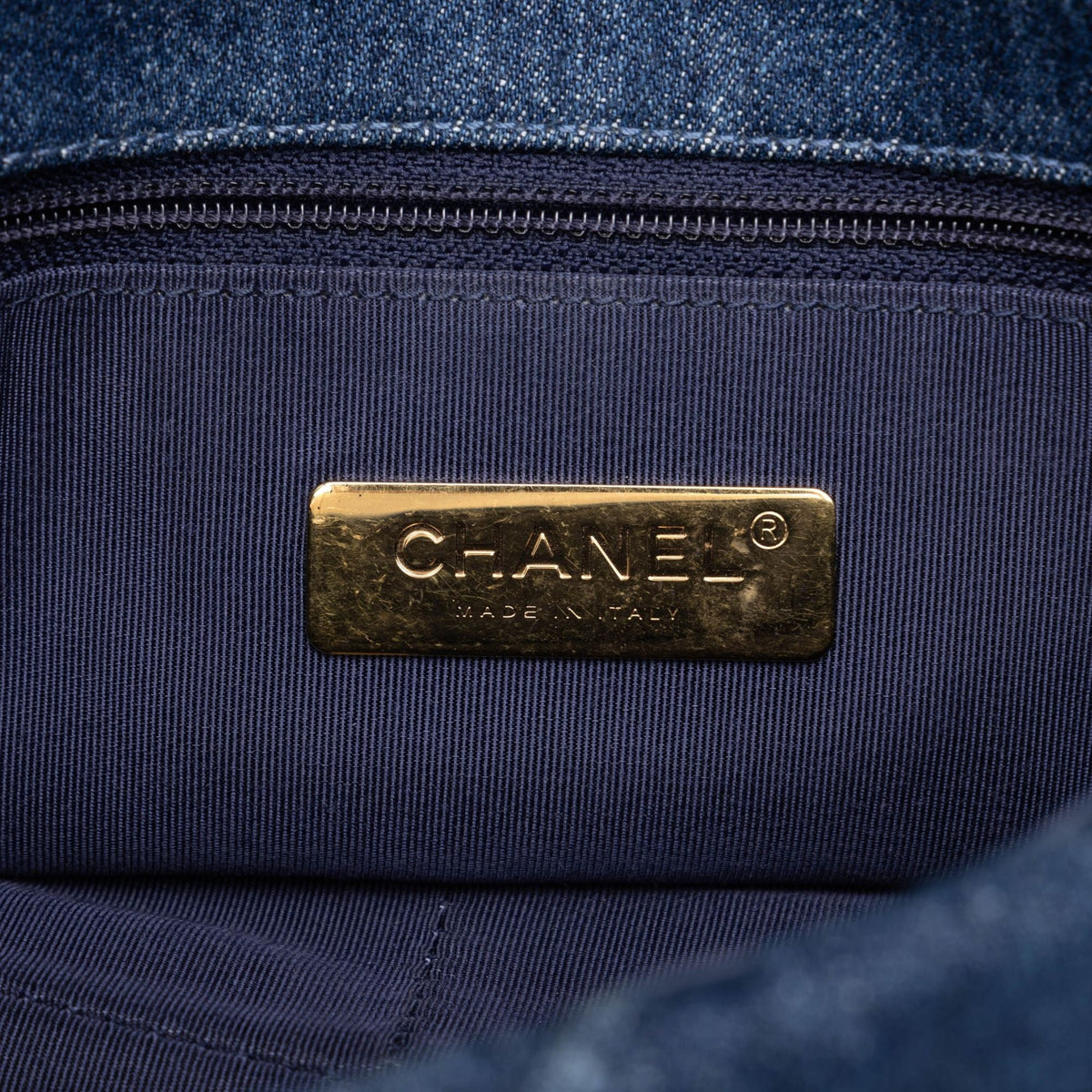 Chanel Medium Denim 19 Flap — Blue