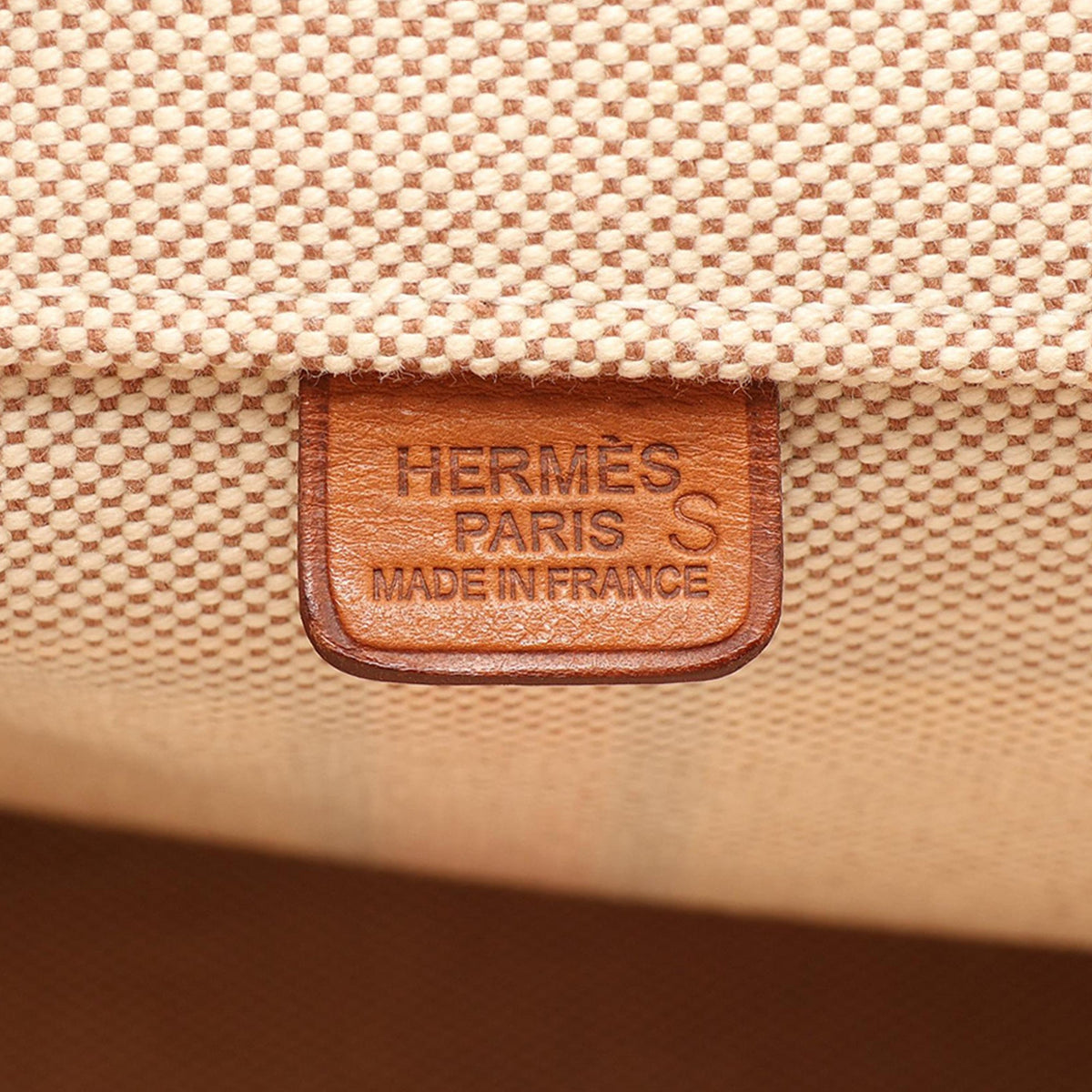 Hermès Toile H Plume Quadrige au Fil Steeple 31 — Beige