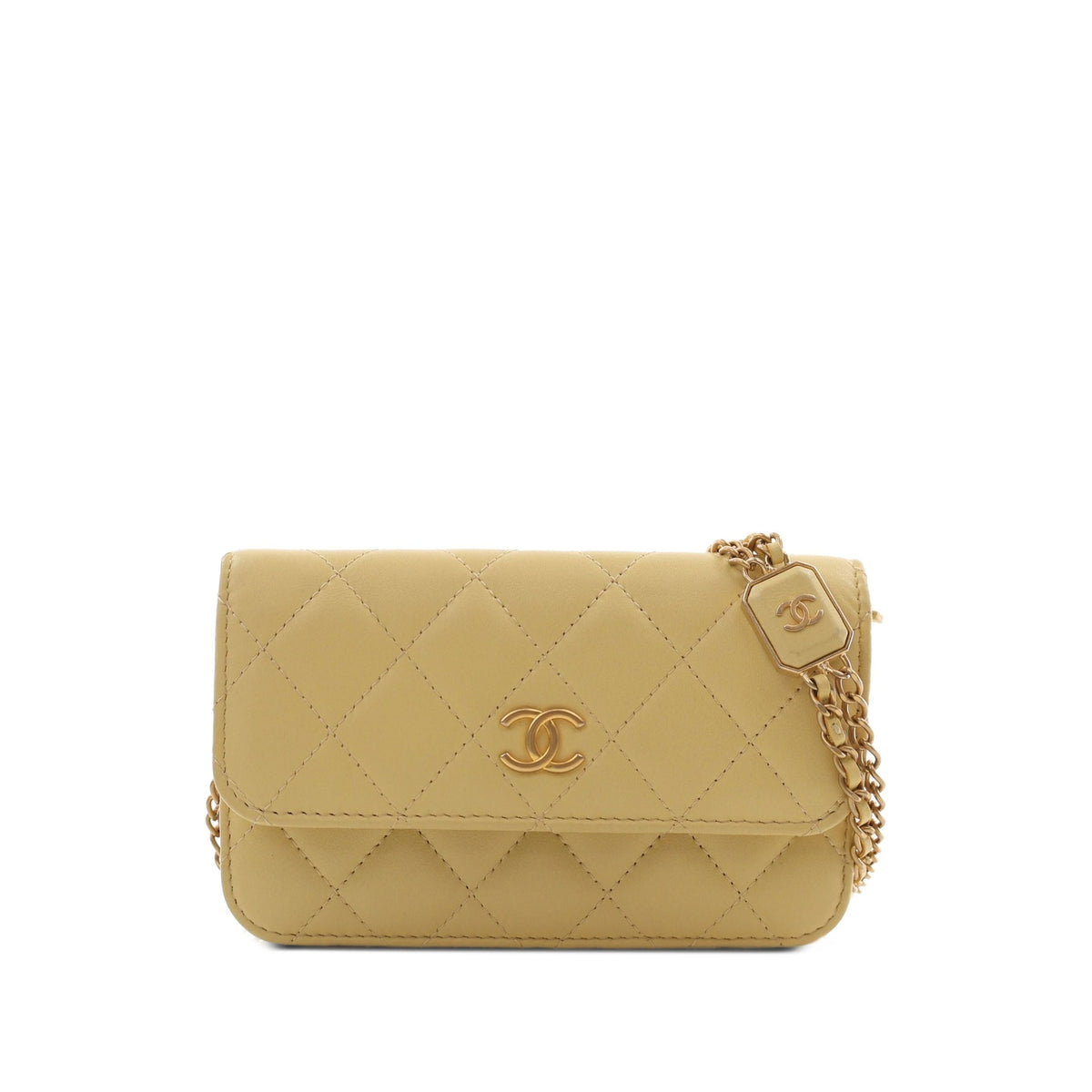 Chanel CC Quilted Lambskin Clutch With Chain — Yellow