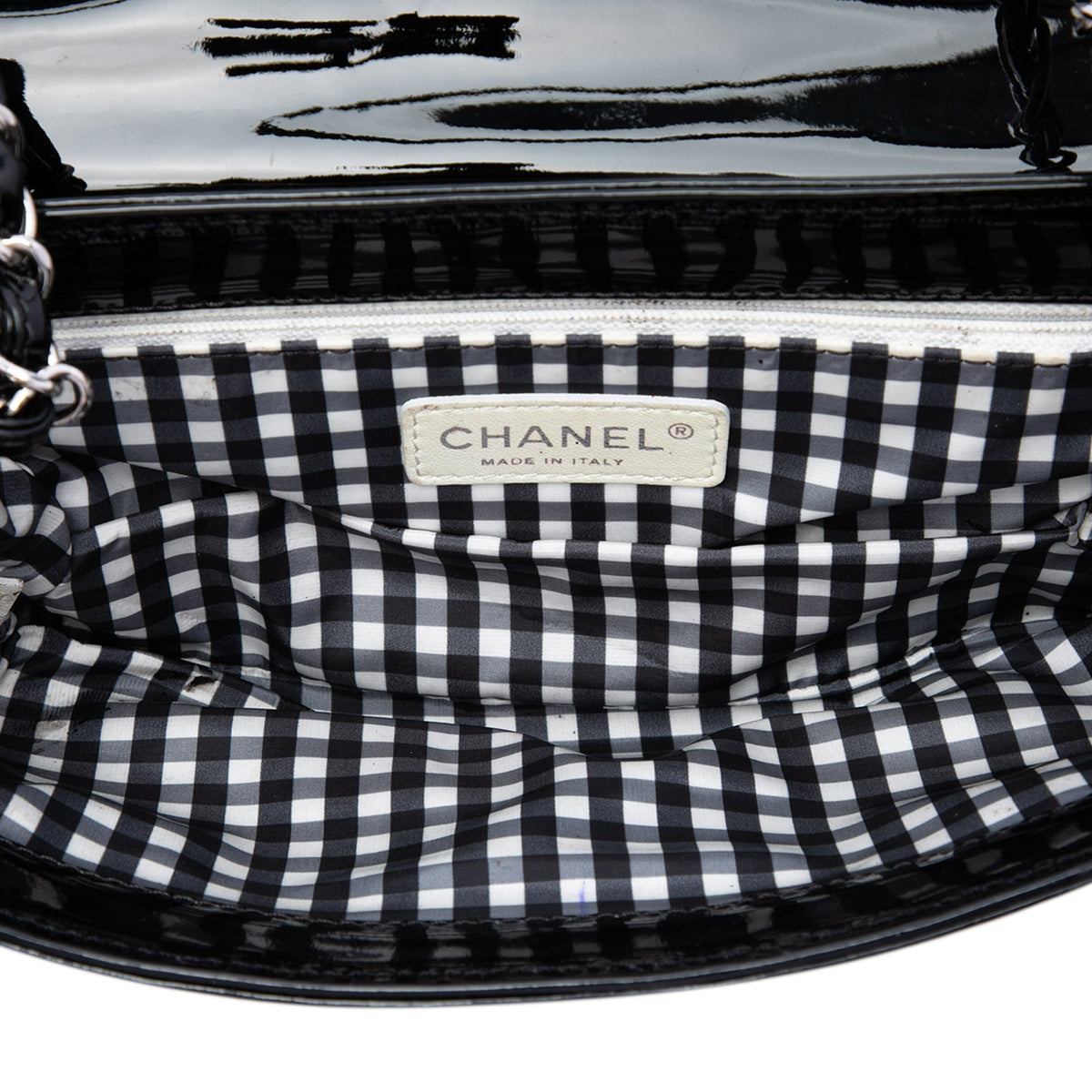 Chanel CC Patent Lipstick Ligne Flap — Black