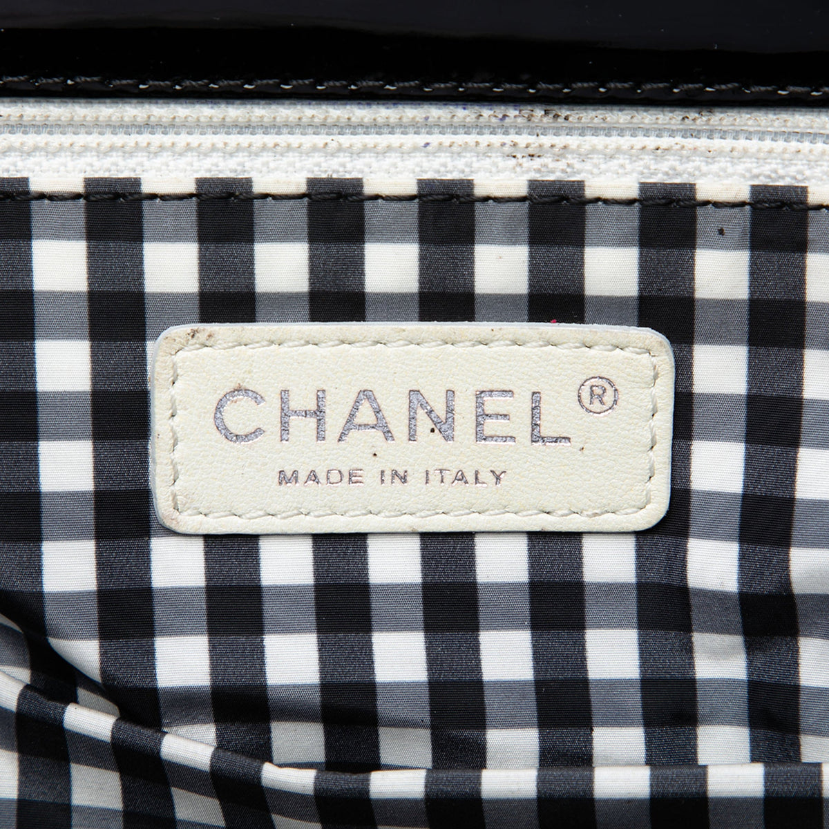 Chanel CC Patent Lipstick Ligne Flap — Black