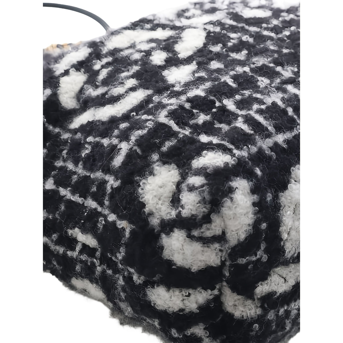 Chanel Mini Cashmere Camellia 22 Handbag — Black