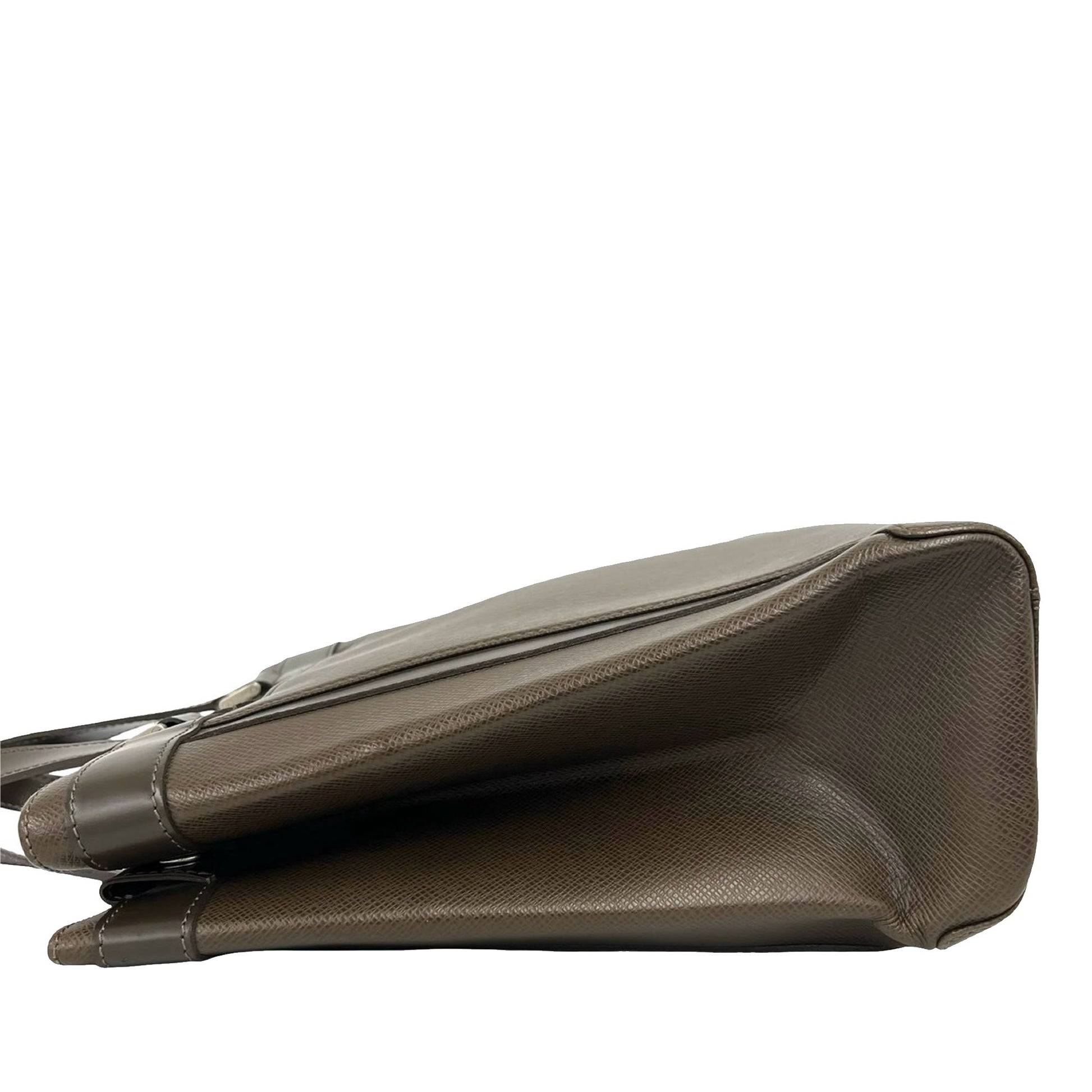 Louis Vuitton Taiga Kasbek PM