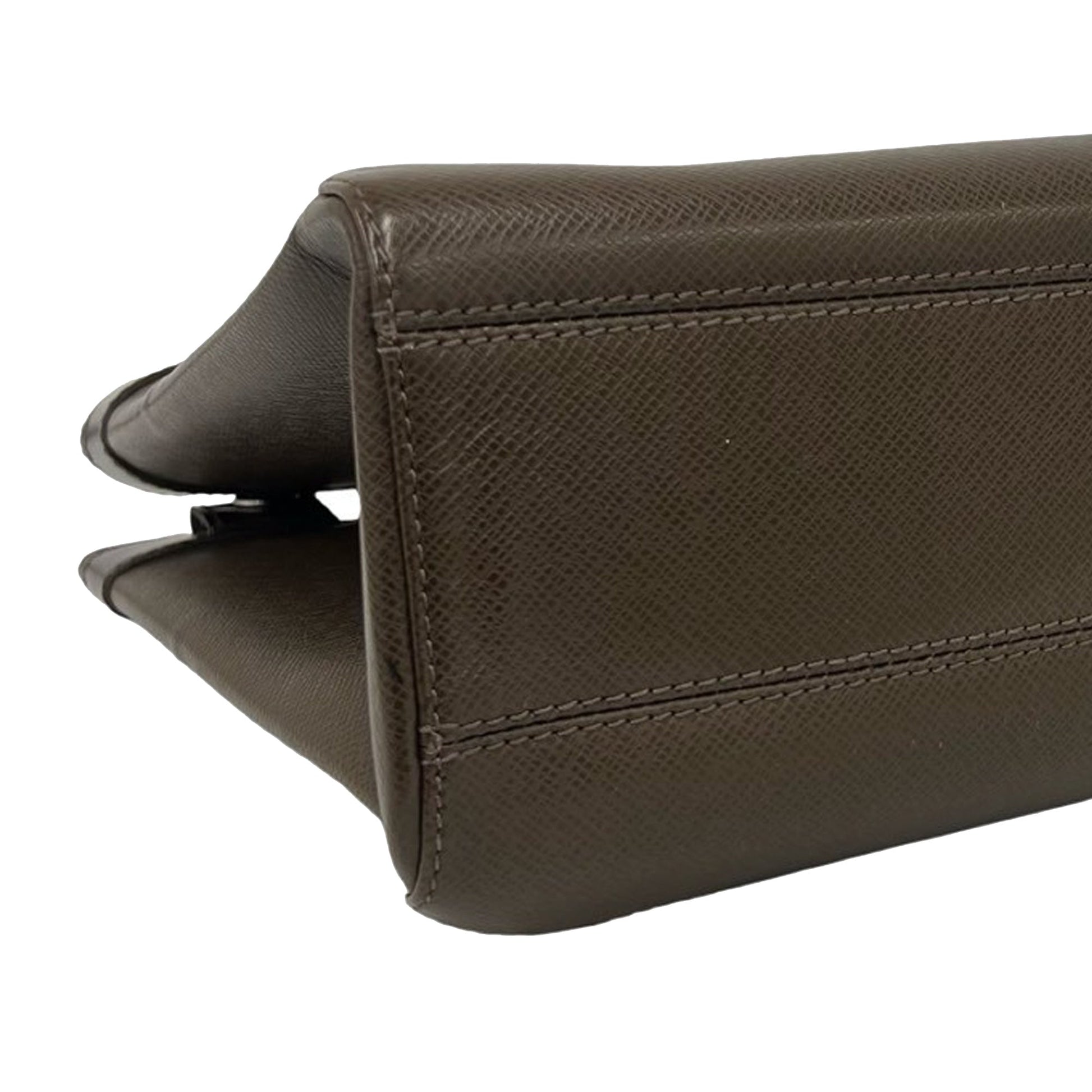 Louis Vuitton Taiga Kasbek PM