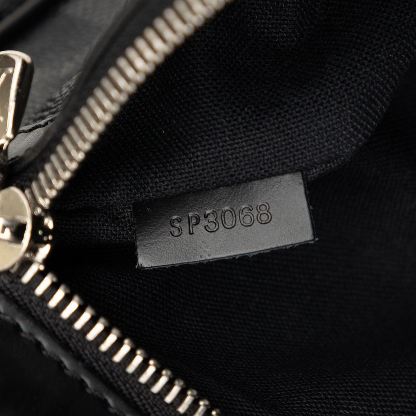 Louis Vuitton Damier Graphite Daniel MM