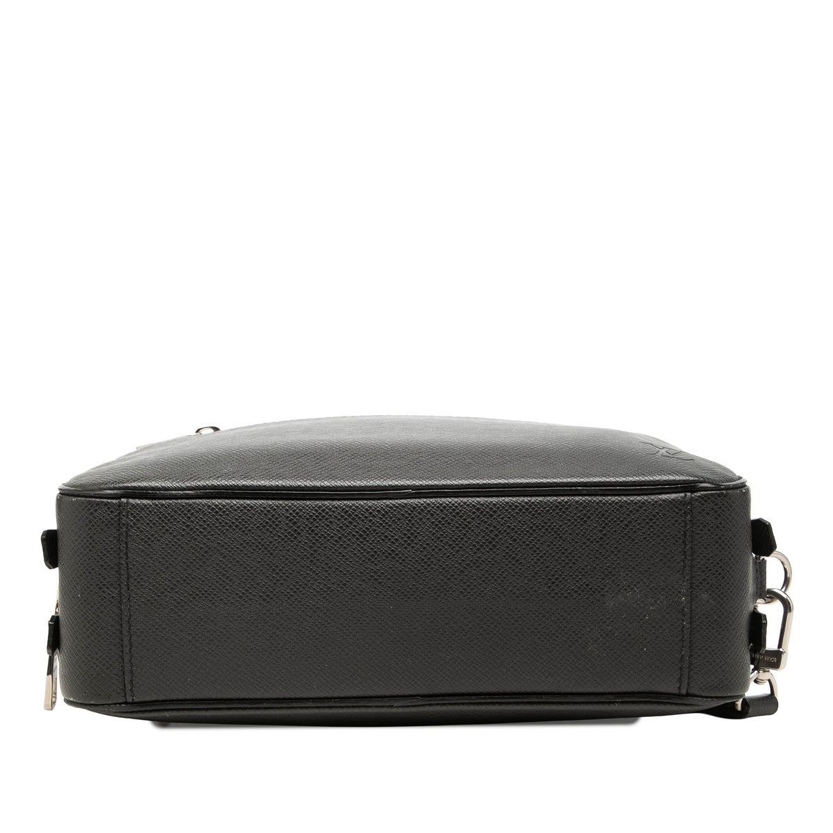 Louis Vuitton Taiga Kasai