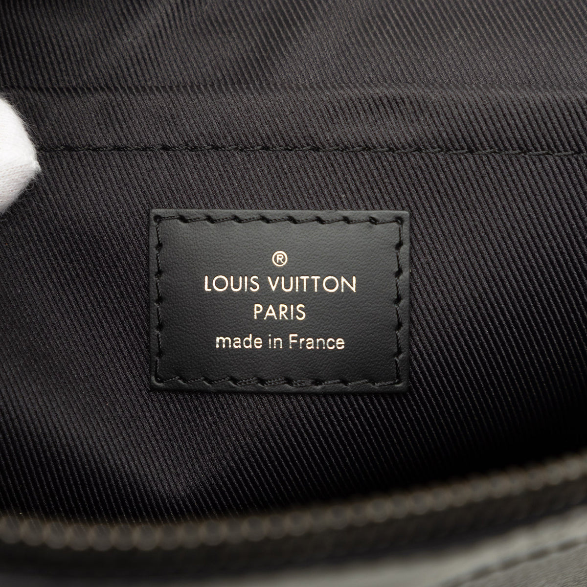 Louis Vuitton Monogram Eclipse Discovery Pochette GM — Black