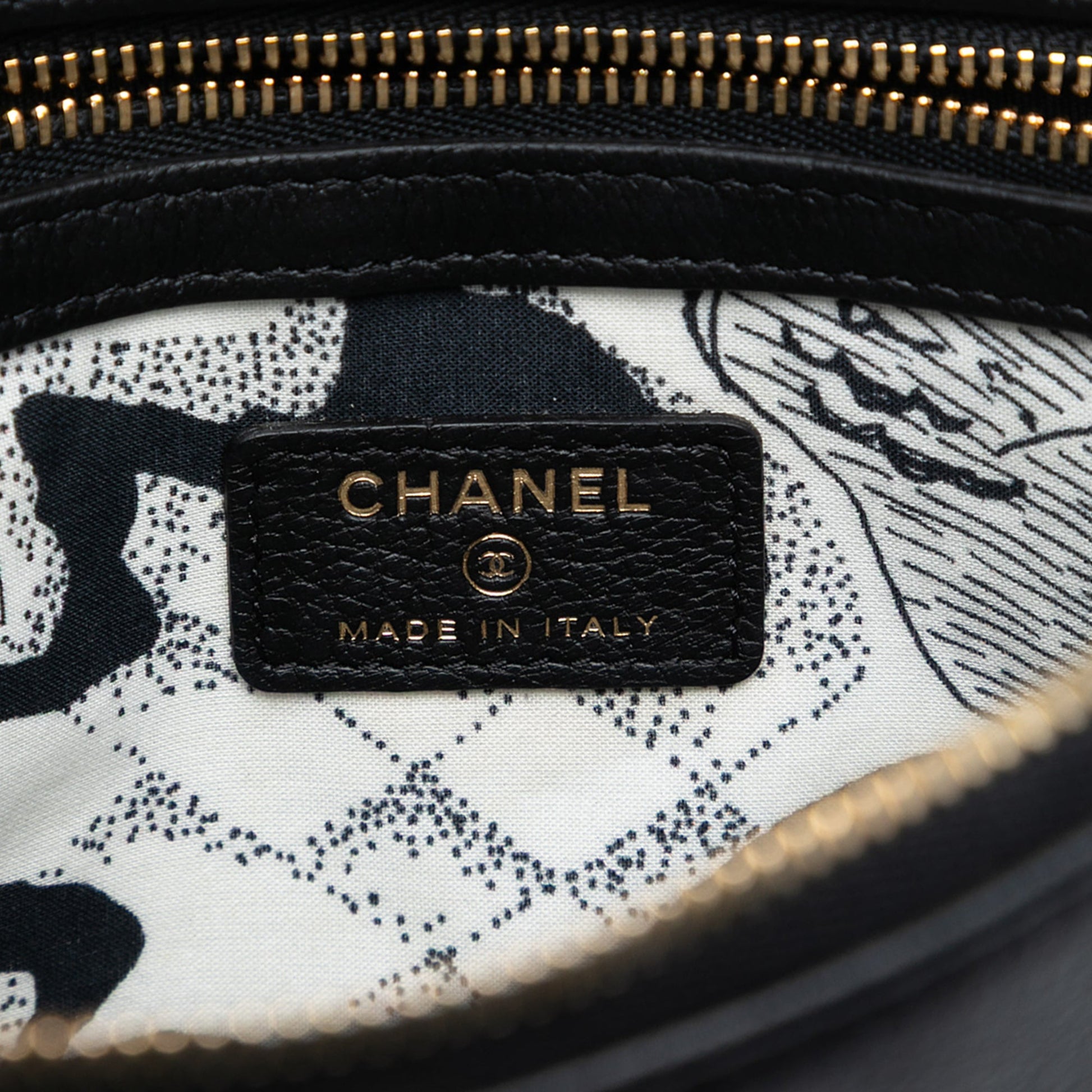 Chanel Medium Caviar Lucky Clover O Case Clutch