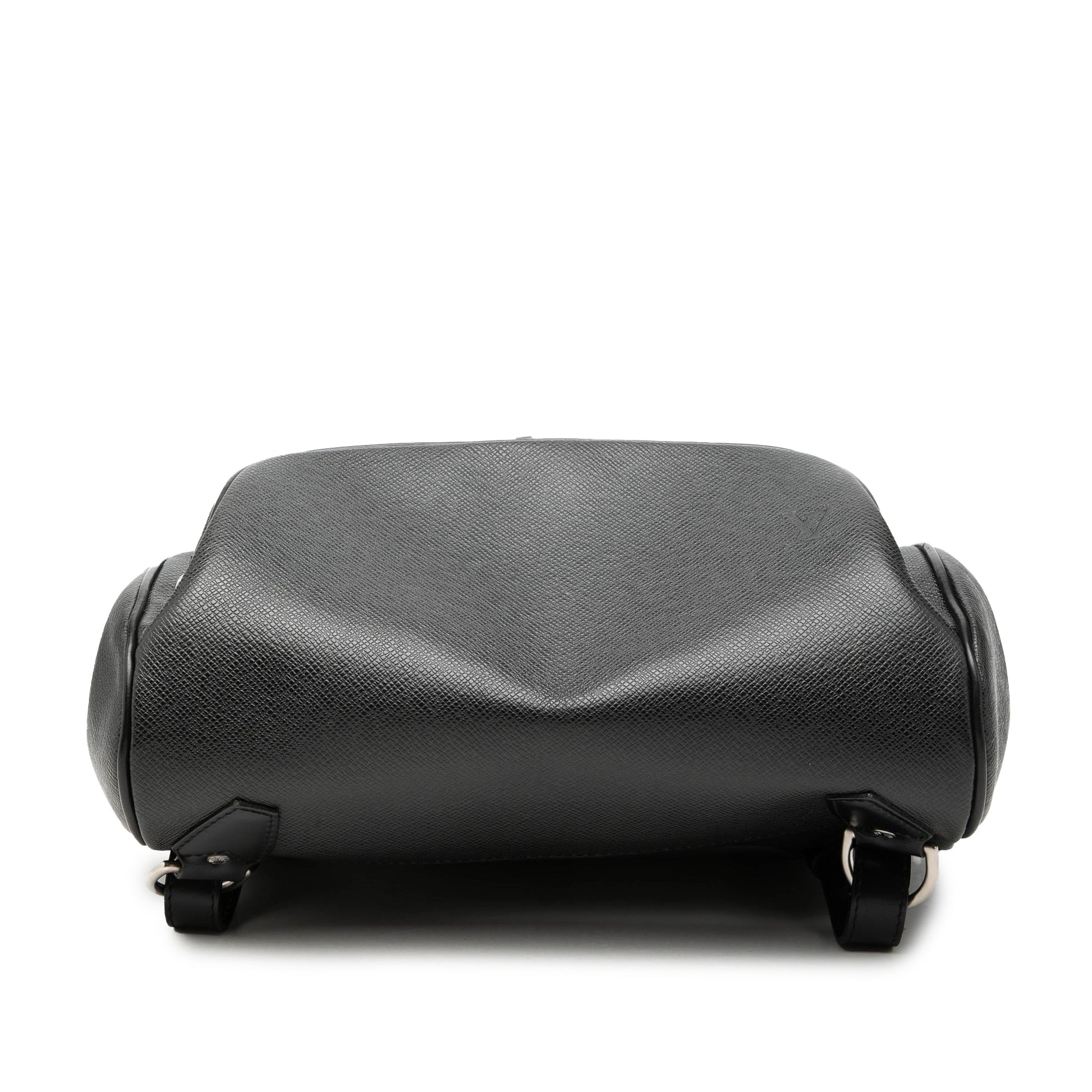 Louis Vuitton Taiga Cassiar
