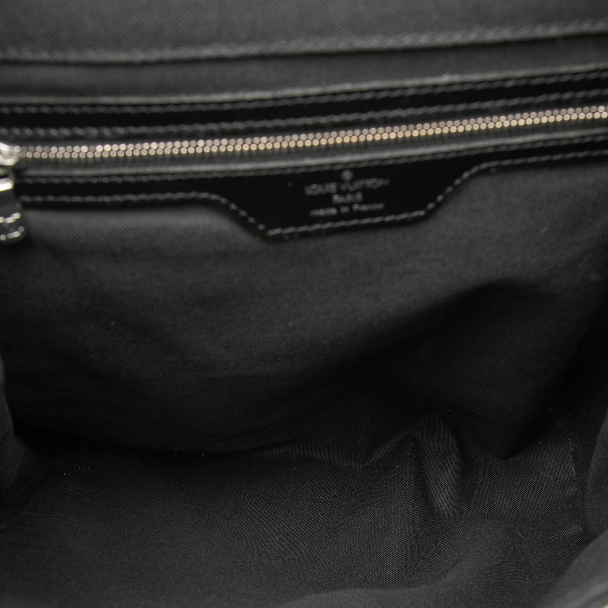 Louis Vuitton Taiga Cassiar