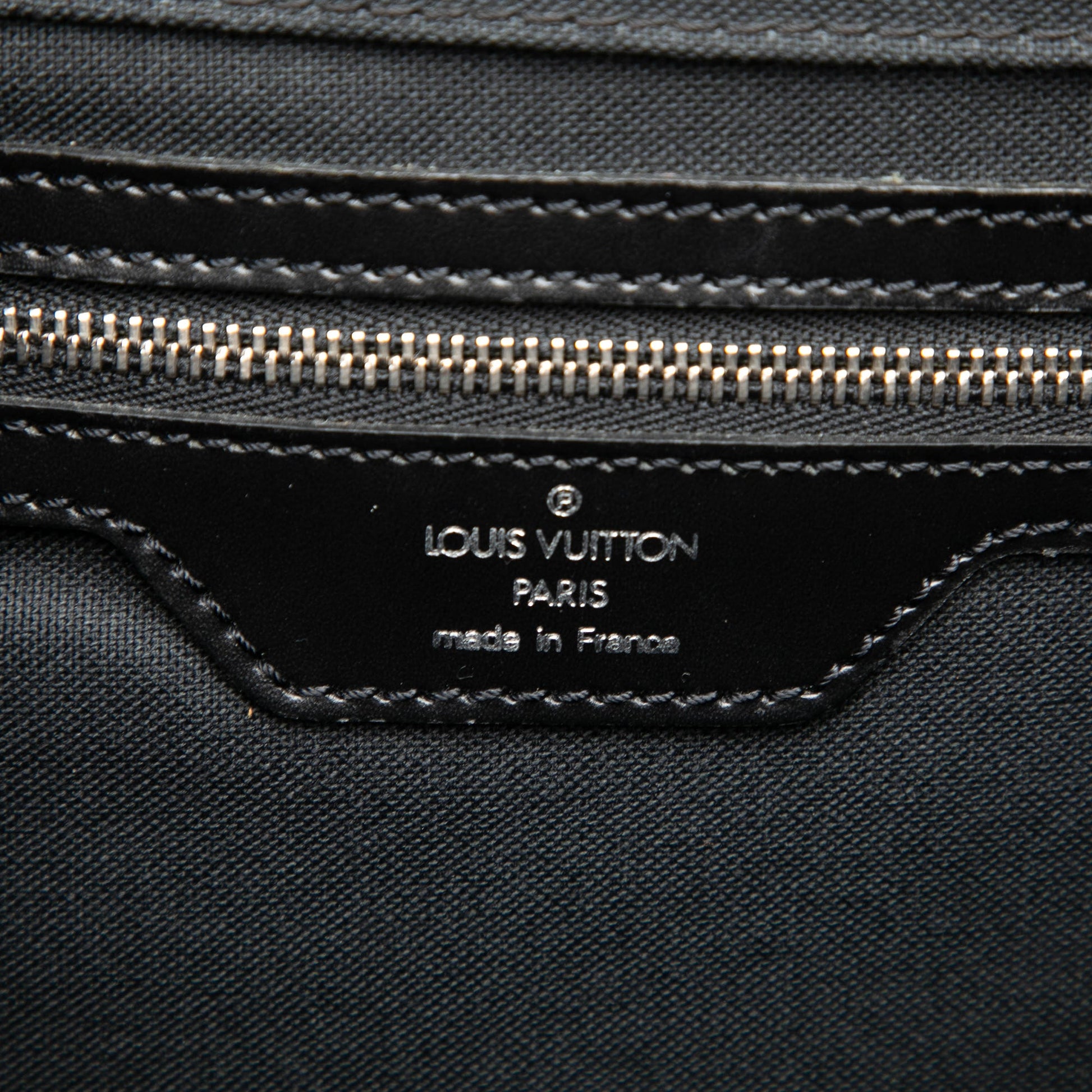 Louis Vuitton Taiga Cassiar