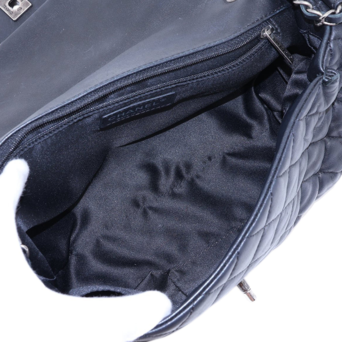 Chanel CC Quilted Lambskin Single Flap — Black