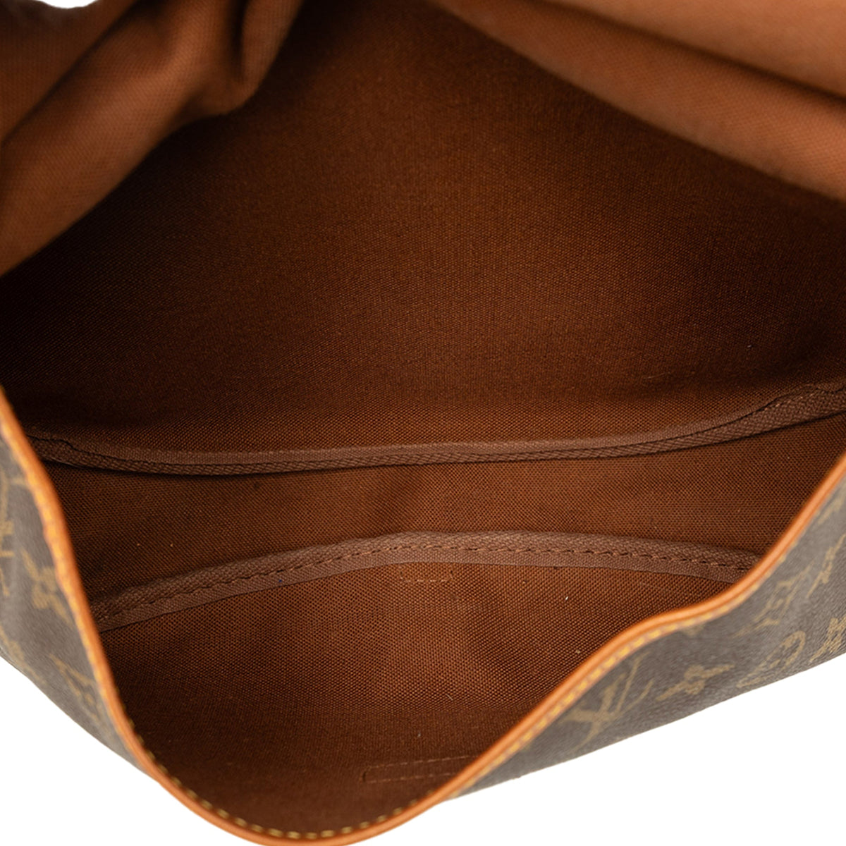 Louis Vuitton Monogram Saumur 25