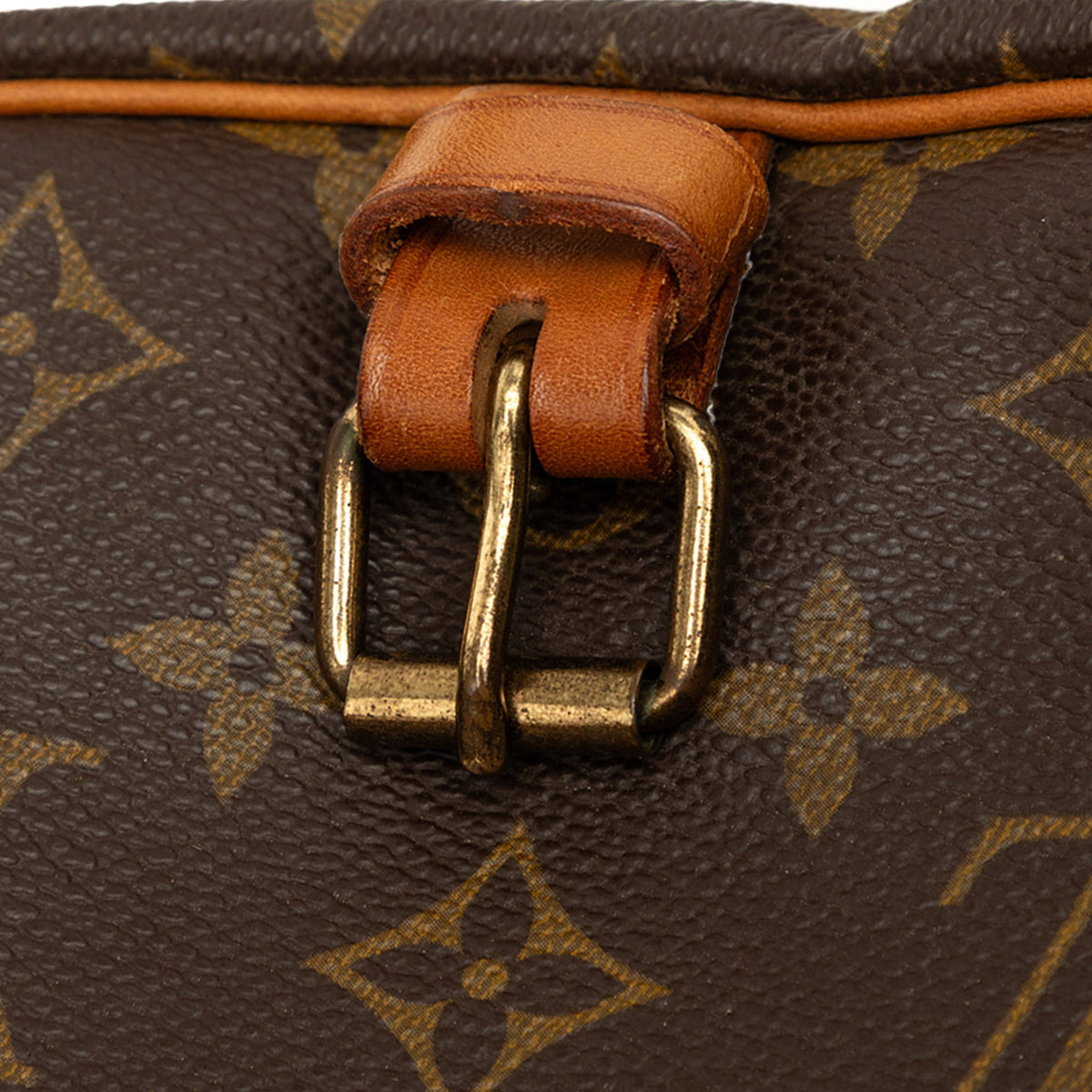 Louis Vuitton Monogram Saumur 25