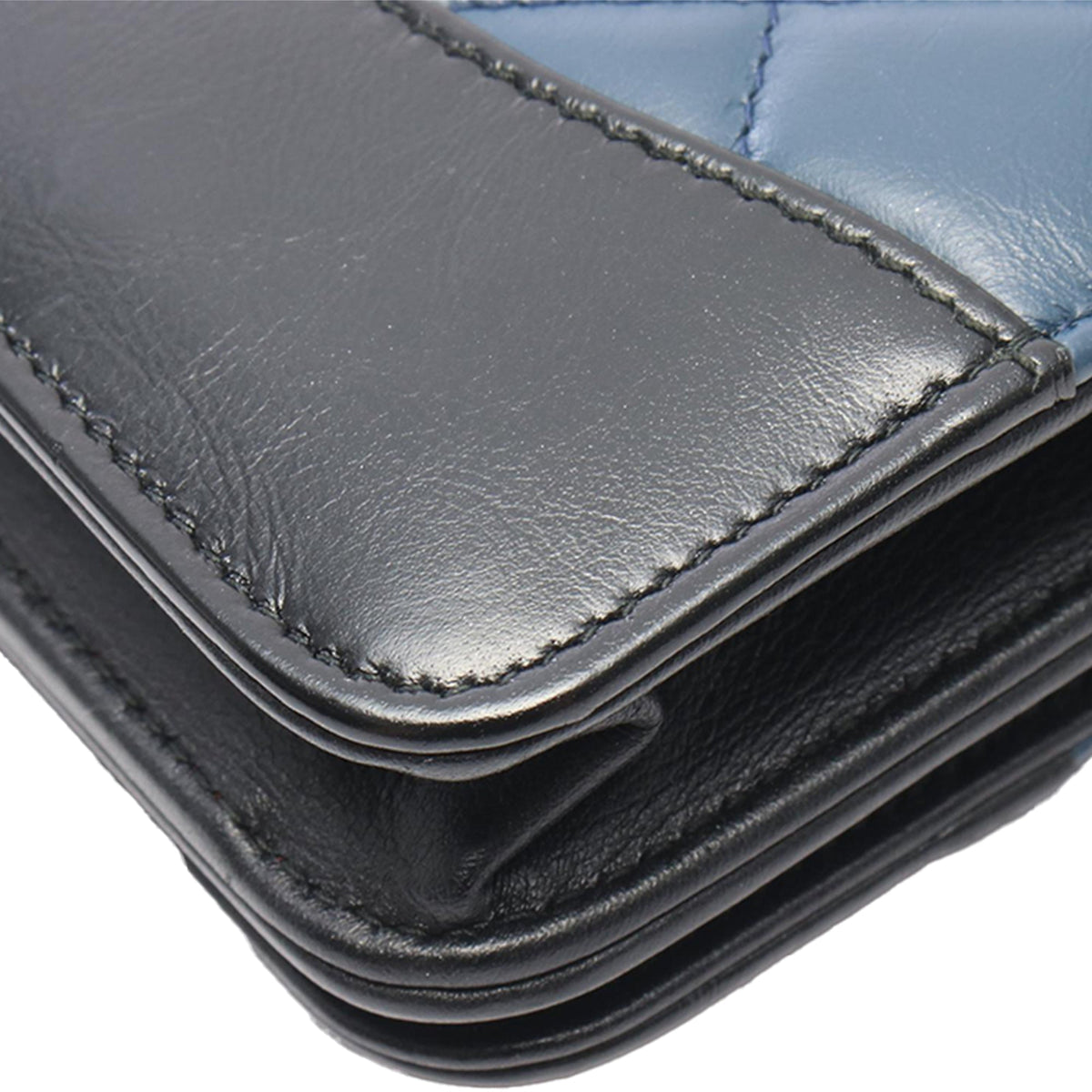 Chanel Bicolor Quilted Aged Calfskin Gabrielle Wallet On Chain — Blue