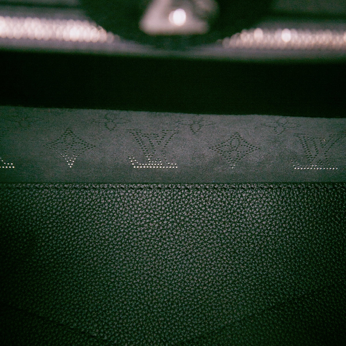 Louis Vuitton Monogram Mahina Carmel — Black