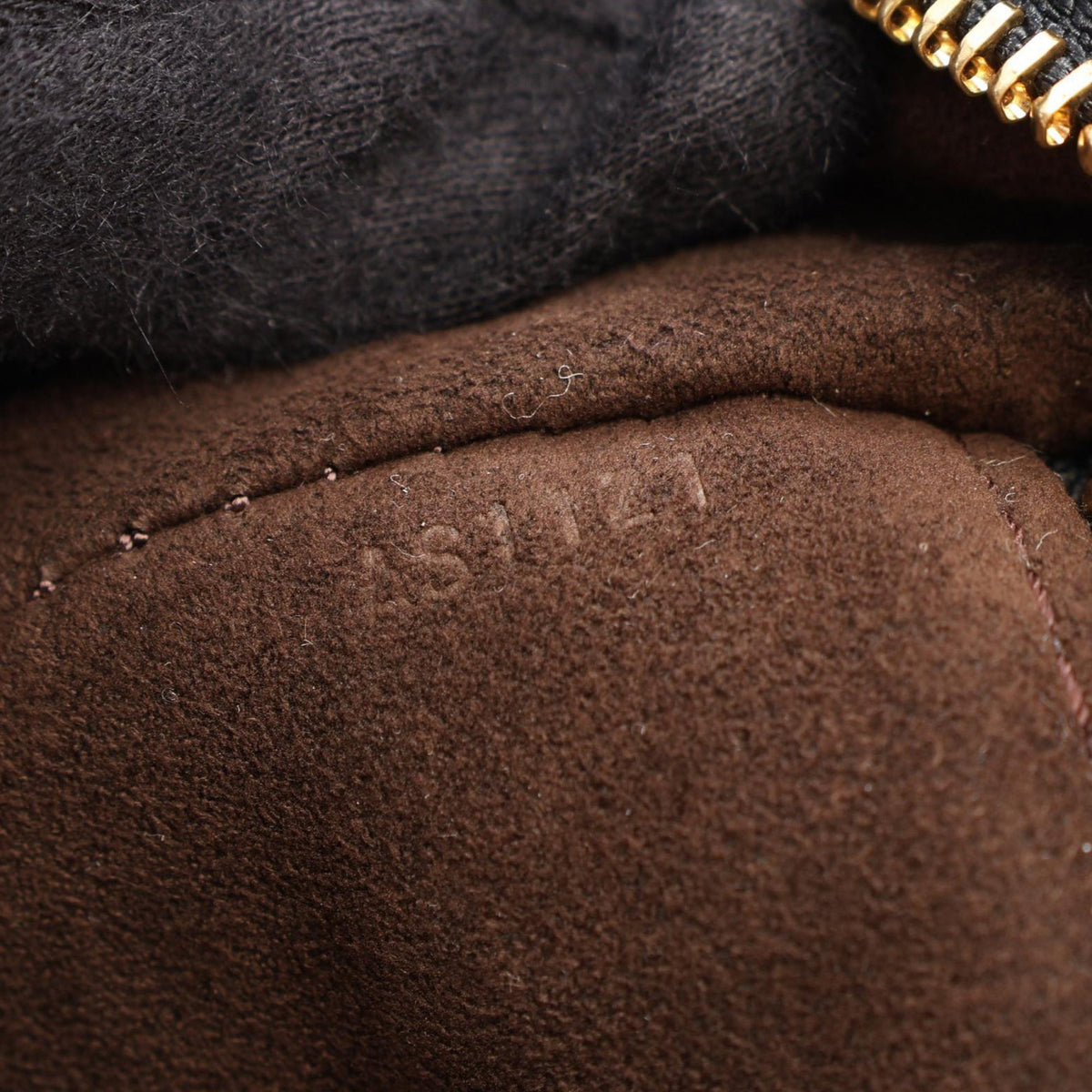 Louis Vuitton Monogram Mahina L — Black