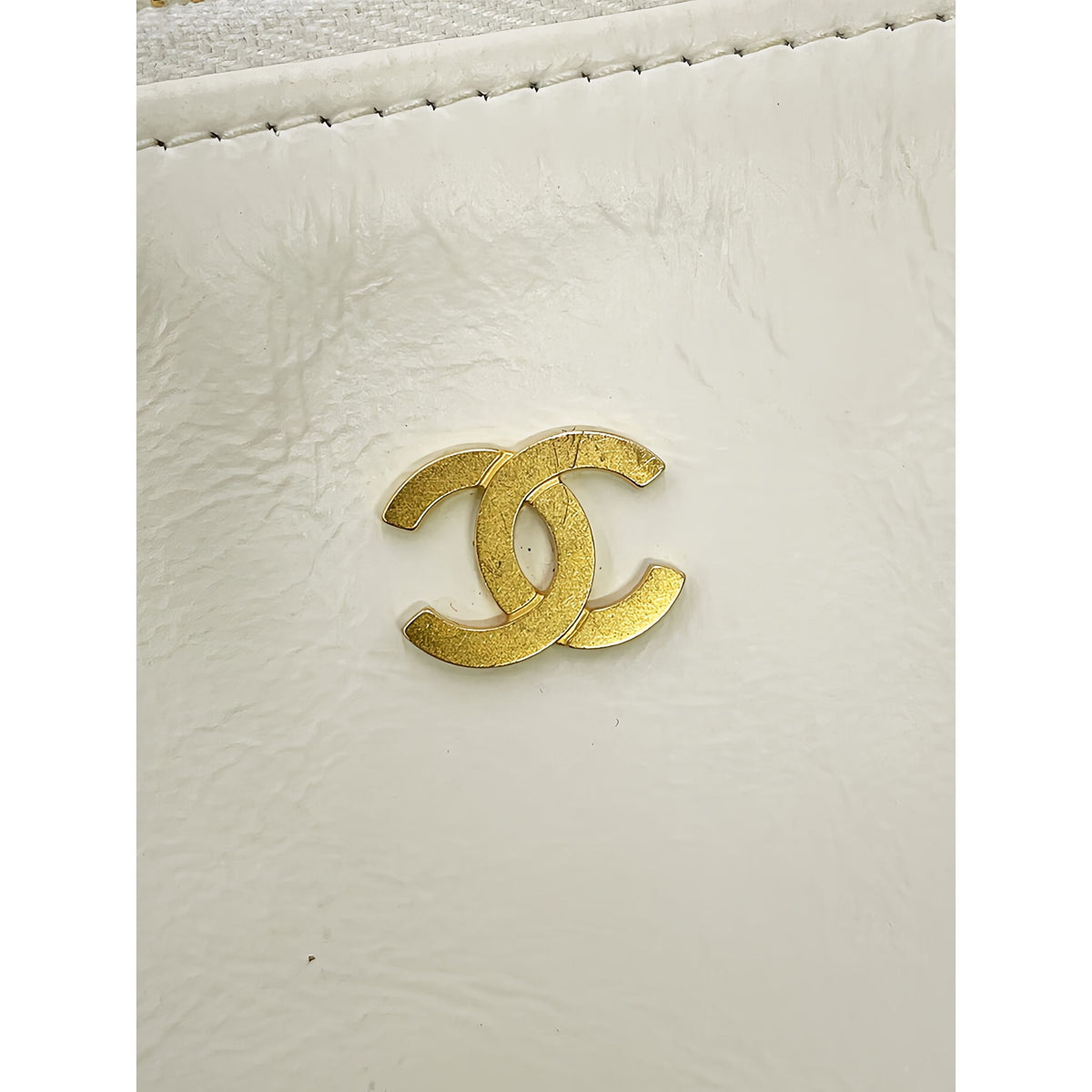Chanel Small Quilted Shiny Calfskin 22 Handbag — White