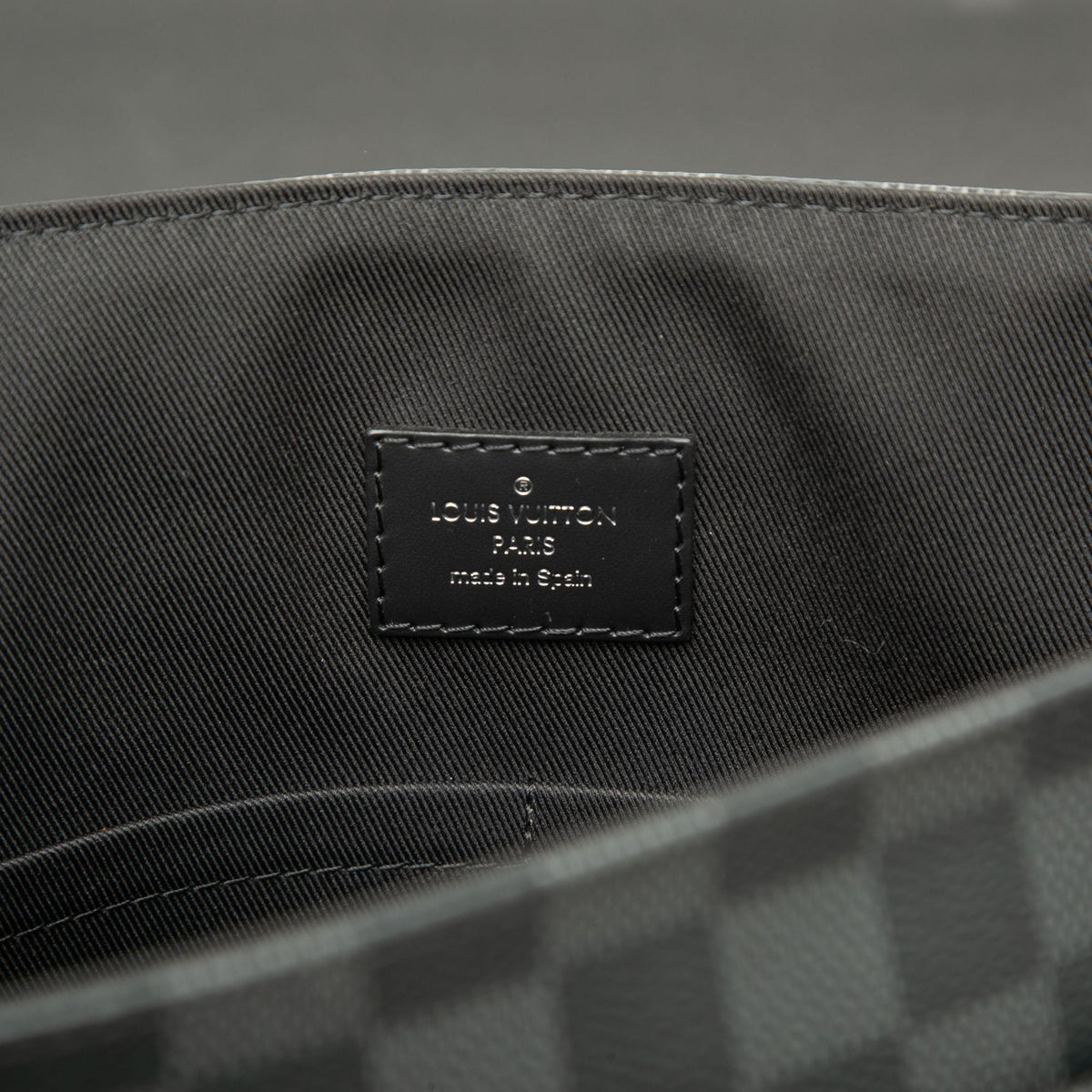 Louis Vuitton Damier Graphite District PM — Black