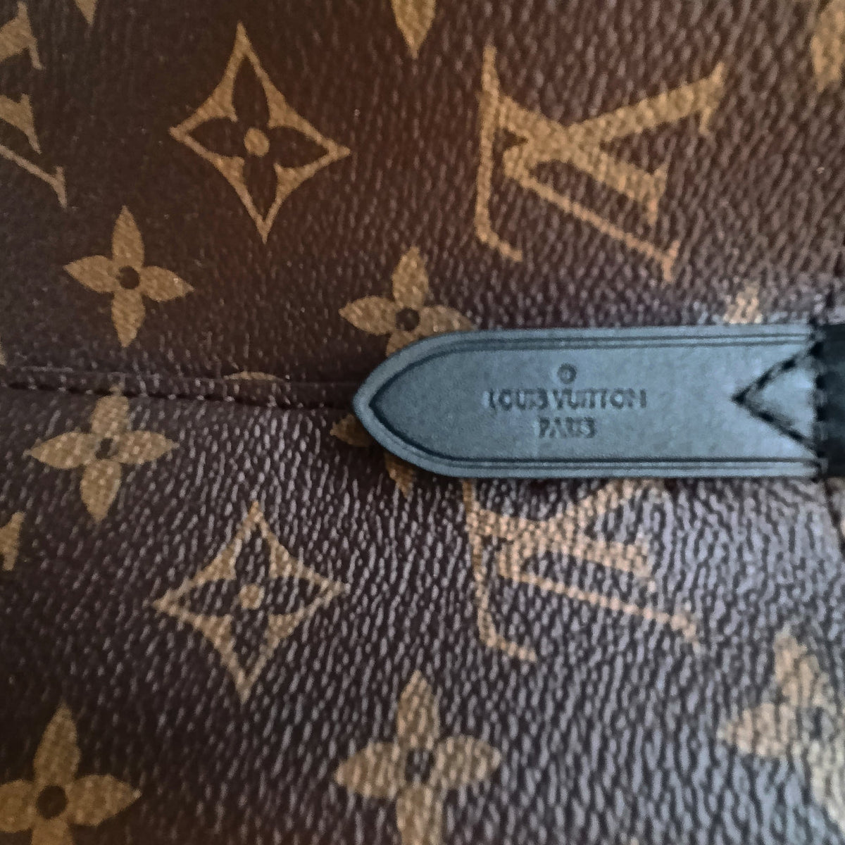 Louis Vuitton Monogram Neonoe MM — Black