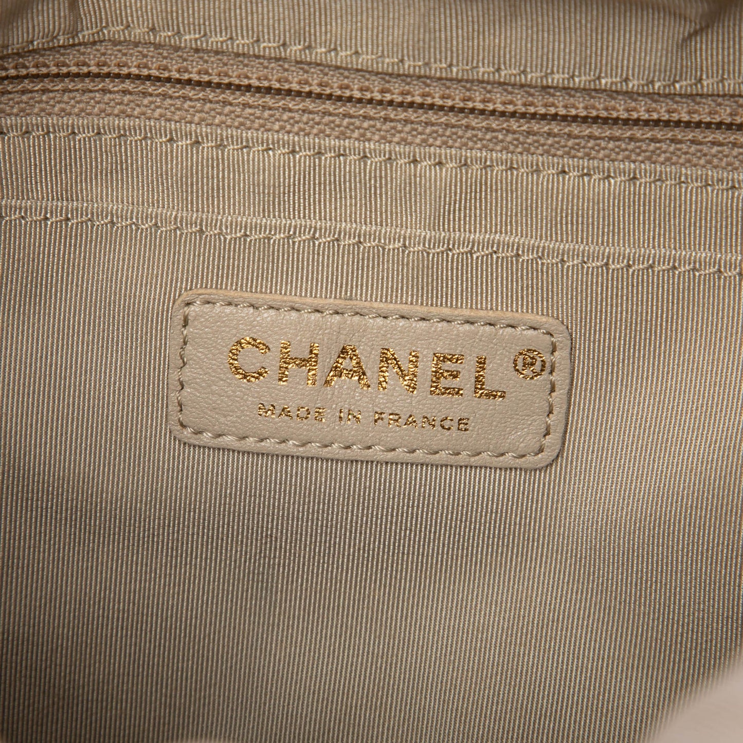 Chanel Medium Quilted Houndstooth Tweed and Calfskin Tabatiere Kisslock Fold Over Crossbody
