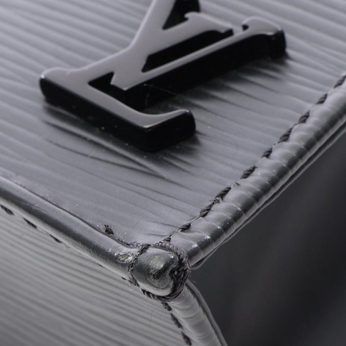 Louis Vuitton Epi Petit Sac Plat