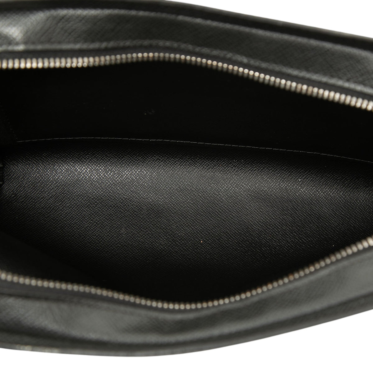 Louis Vuitton Taiga Pochette Baikal