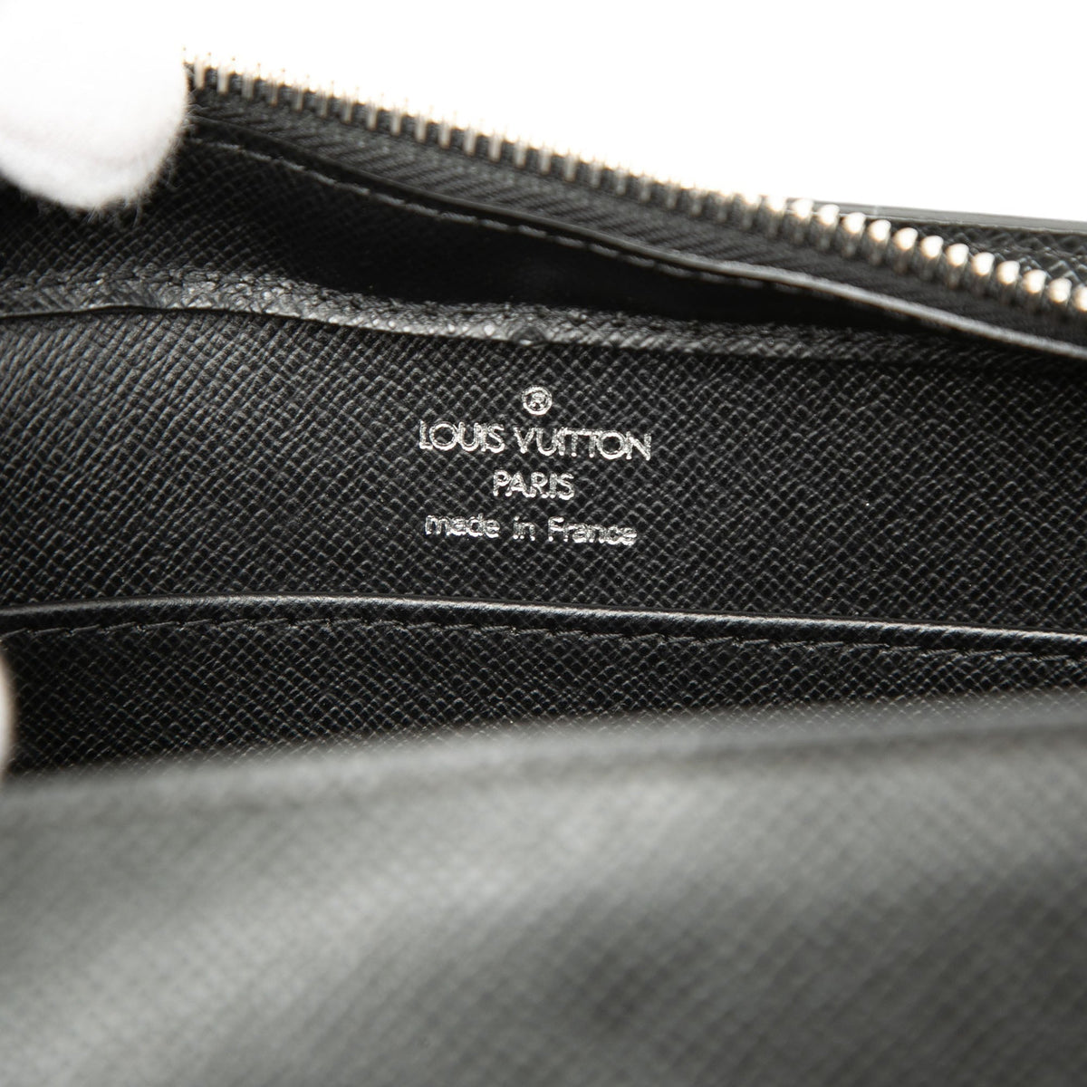 Louis Vuitton Taiga Pochette Baikal