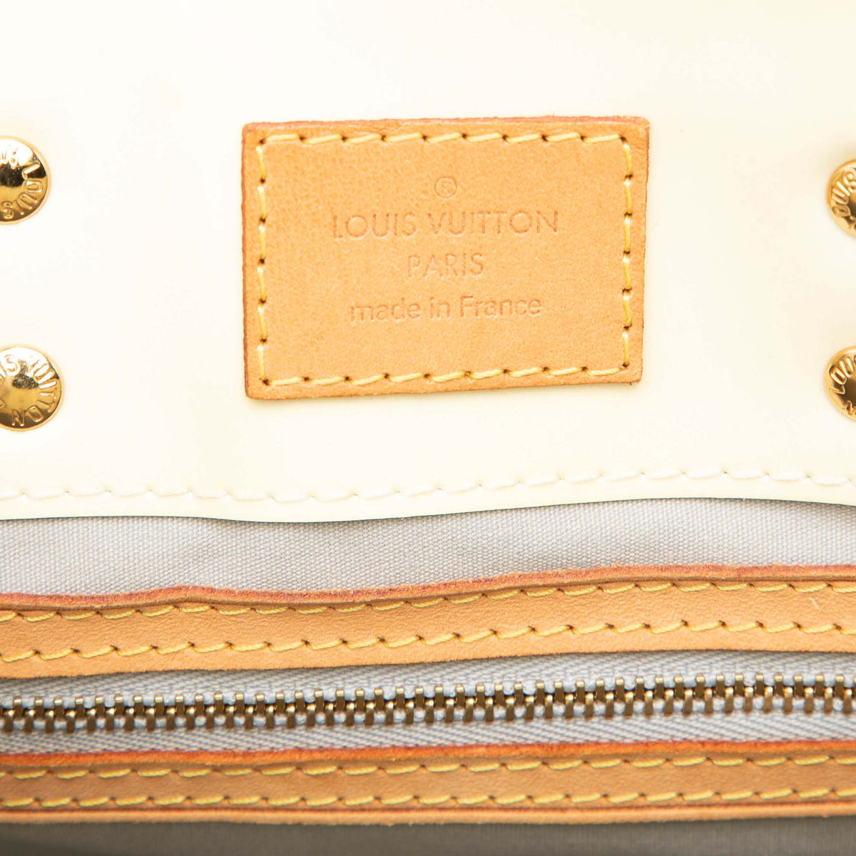 Louis Vuitton Monogram Vernis Reade PM — White