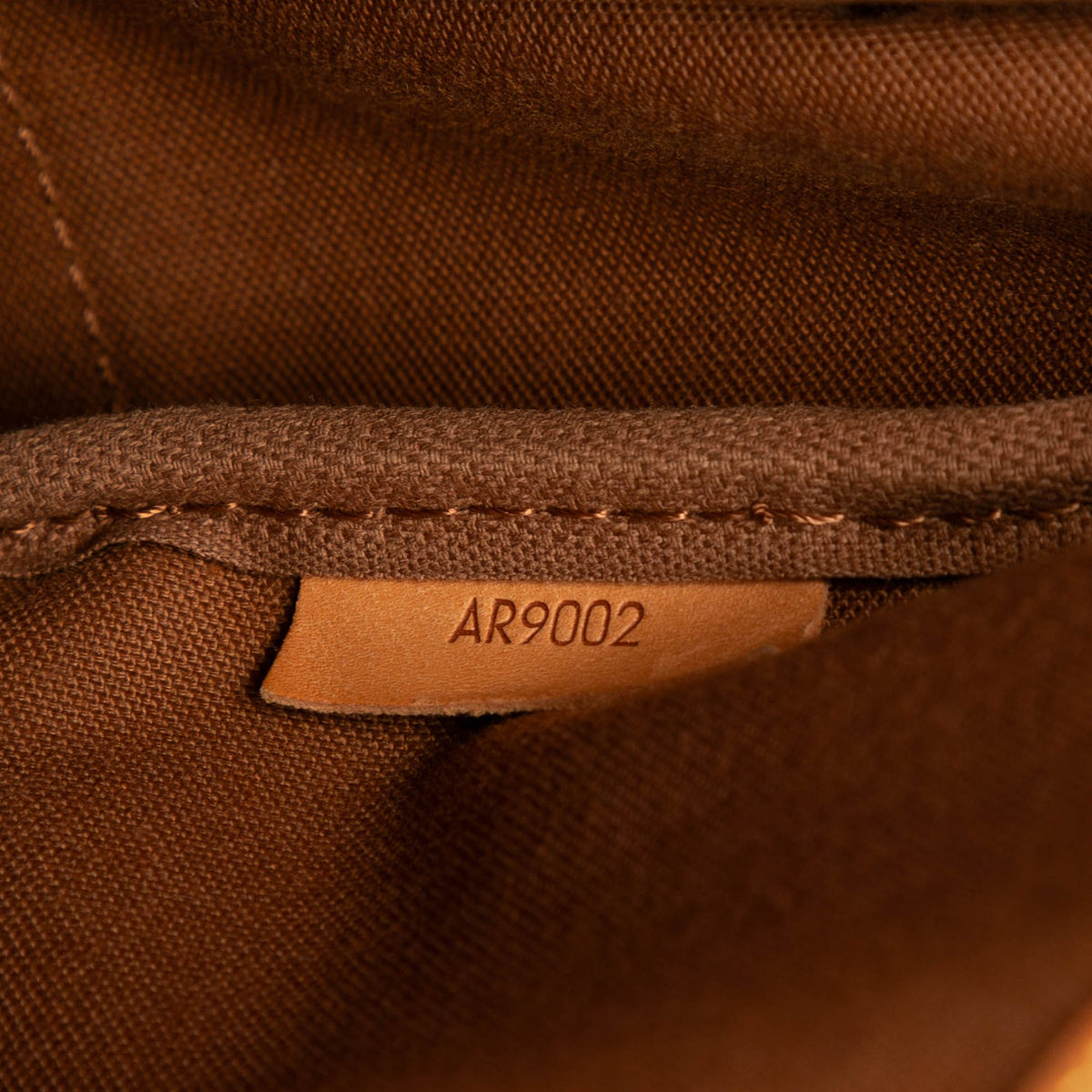 Louis Vuitton Monogram Saumur 43
