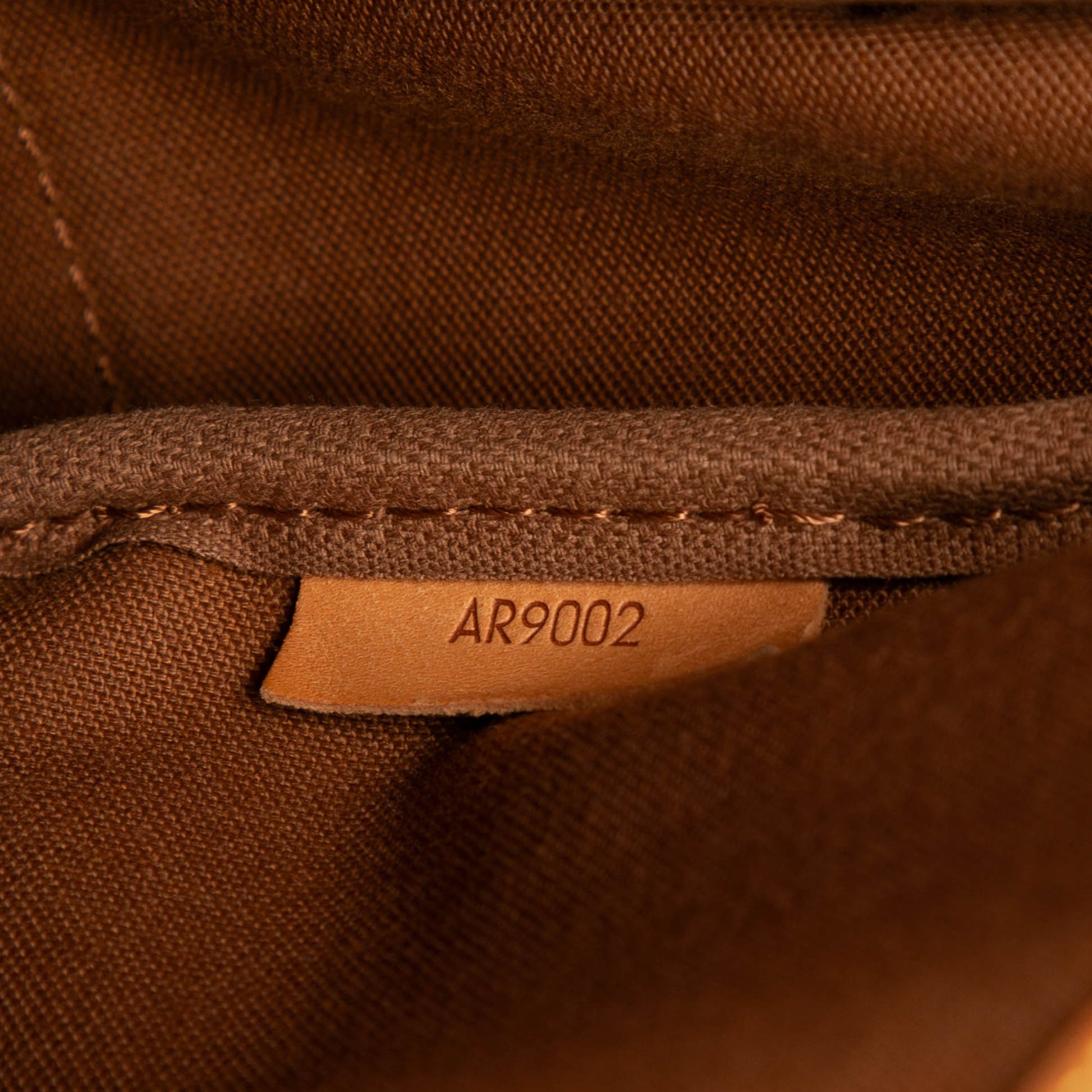 Louis Vuitton Monogram Saumur 43