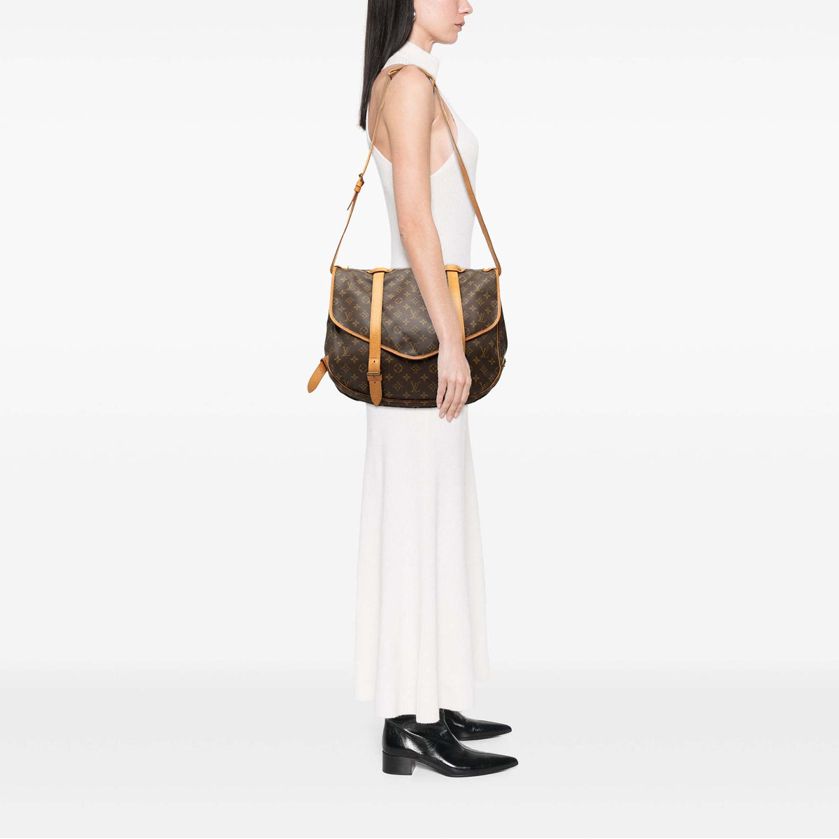 Louis Vuitton Monogram Saumur 43