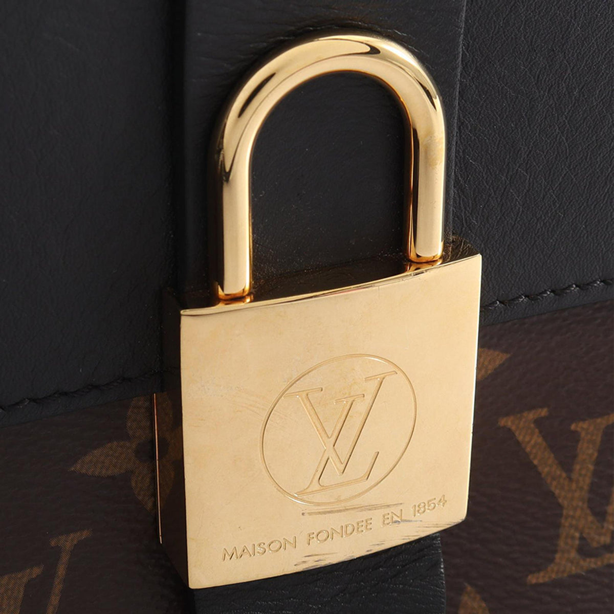 Louis Vuitton Monogram Locky BB