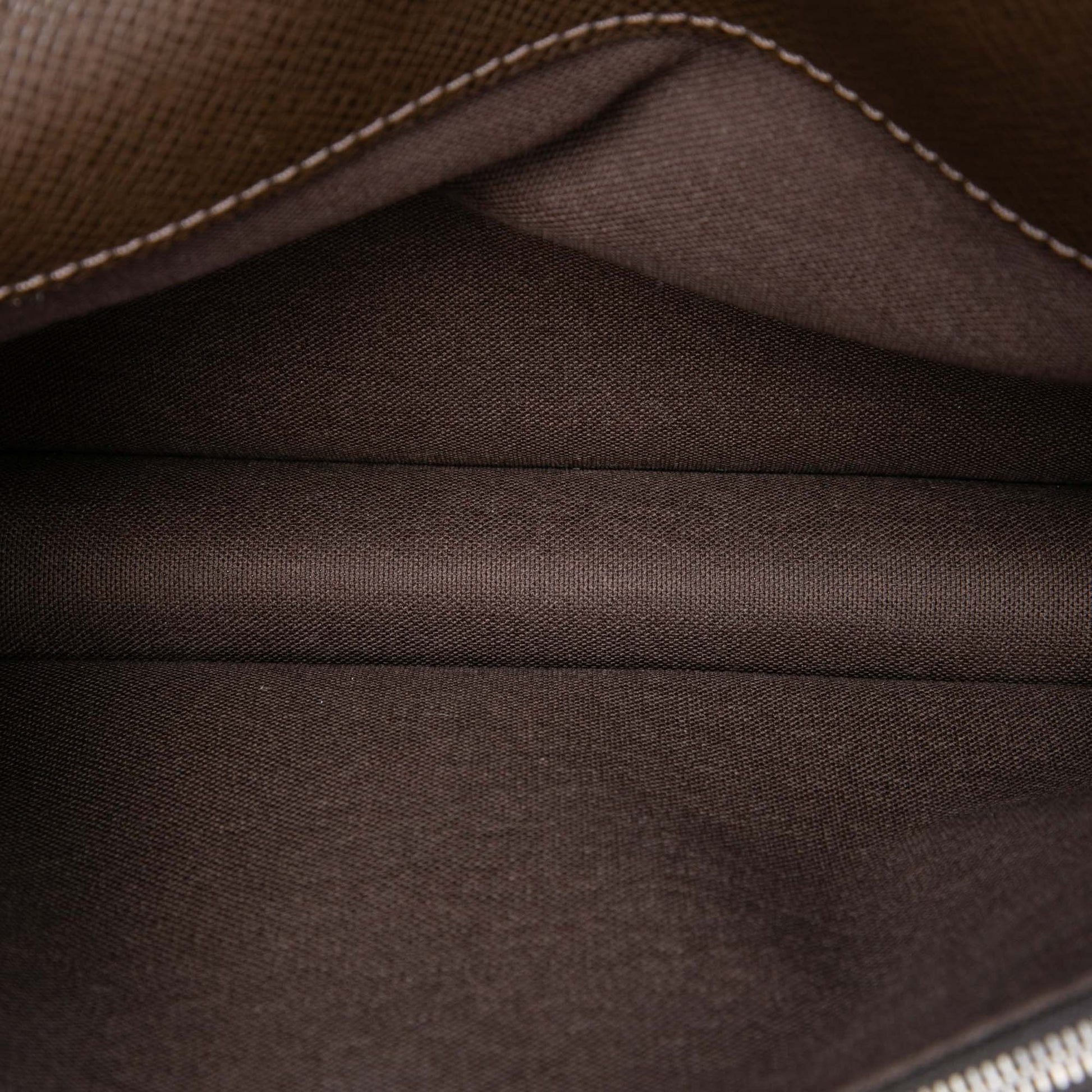 Louis Vuitton Taiga Belaia Clutch