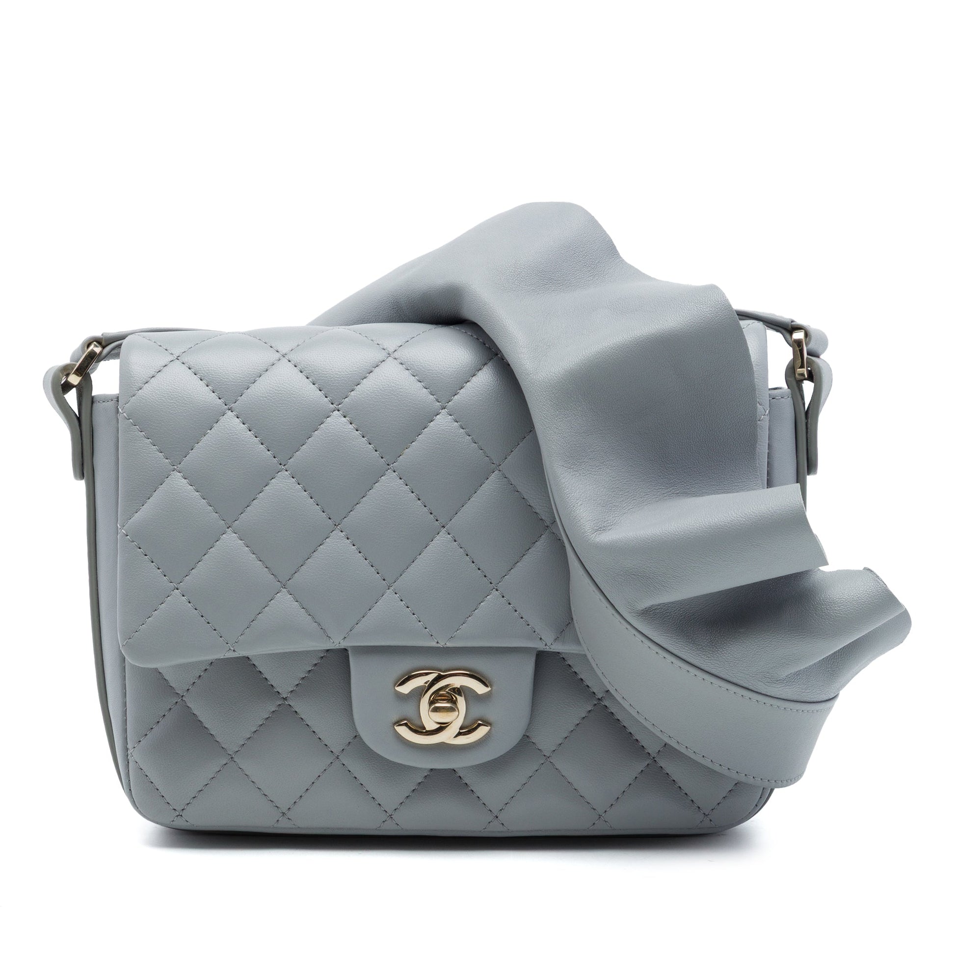 Chanel Quilted Calfskin Bolero de Chanel Flap