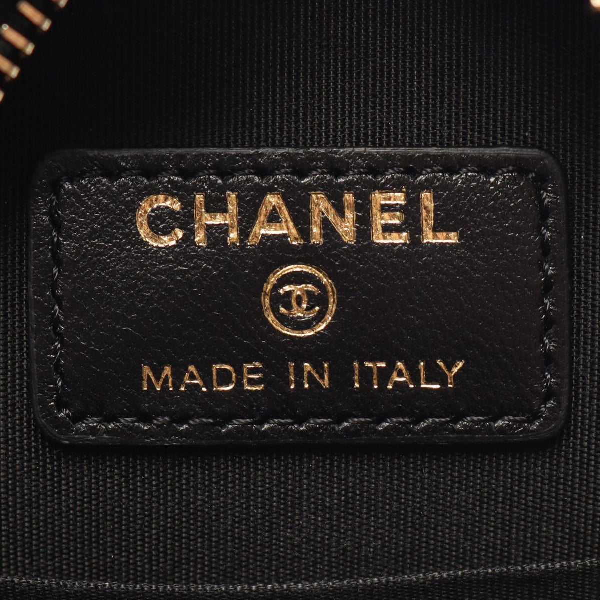 Chanel CC Quilted Lambskin Round Clutch With Chain — Black