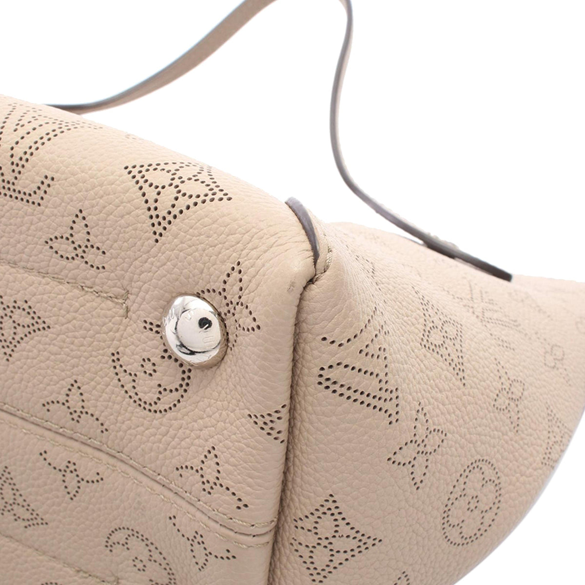 Louis Vuitton Monogram Mahina Hina PM — Beige