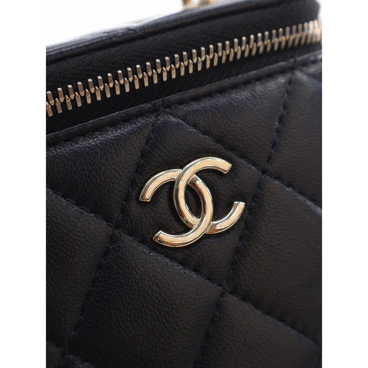 Chanel Mini CC Quilted Lambskin Top Handle Vanity Case With Chain — Black