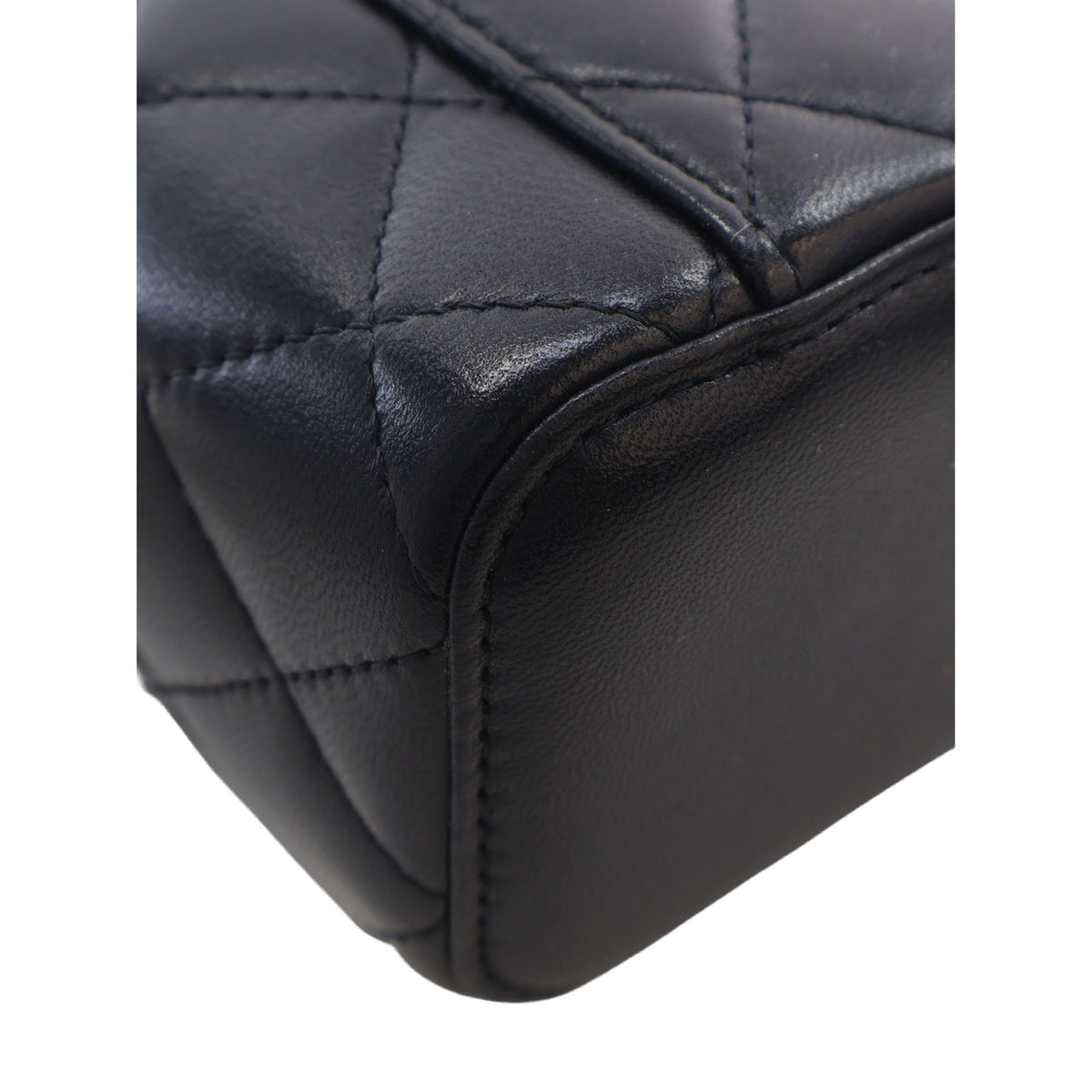 Chanel Mini CC Quilted Lambskin Top Handle Vanity Case With Chain — Black