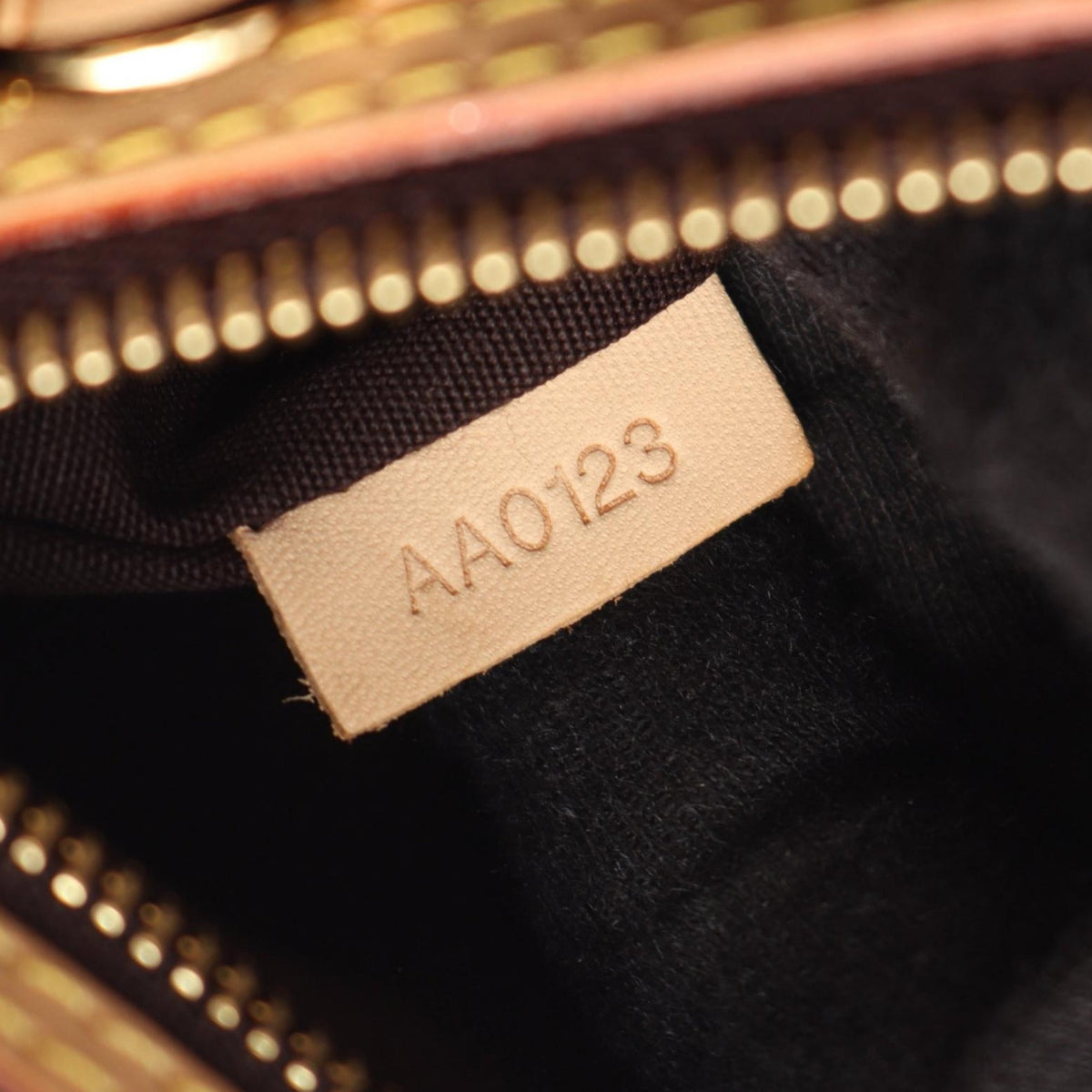 Louis Vuitton Monogram Vernis Brea MM