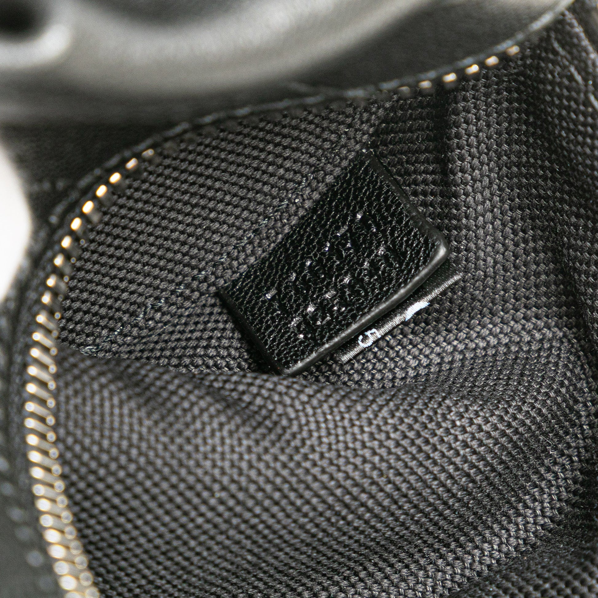 Gucci Mini Leather Blondie Barrel Shoulder Bag