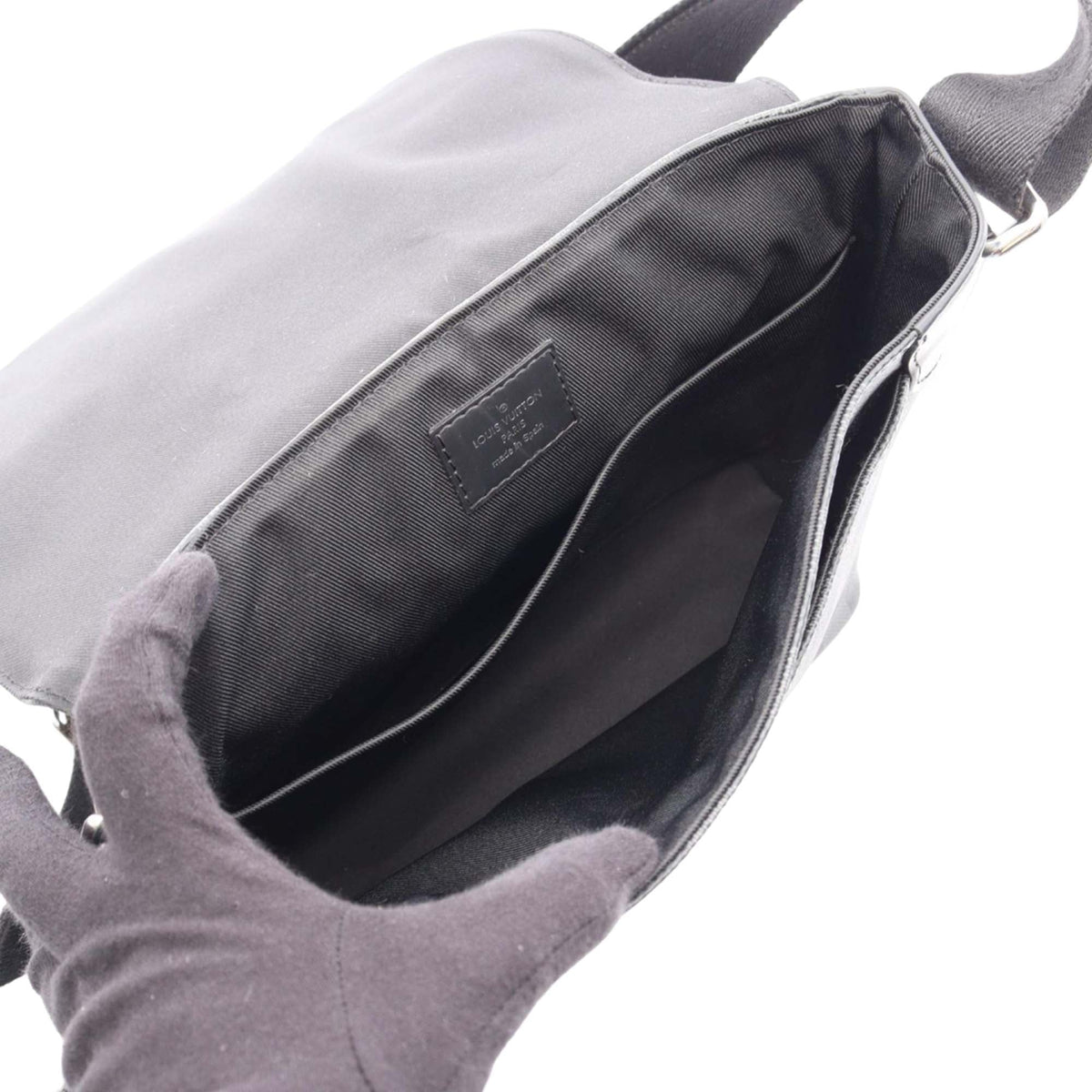 Louis Vuitton Damier Graphite District PM — Black